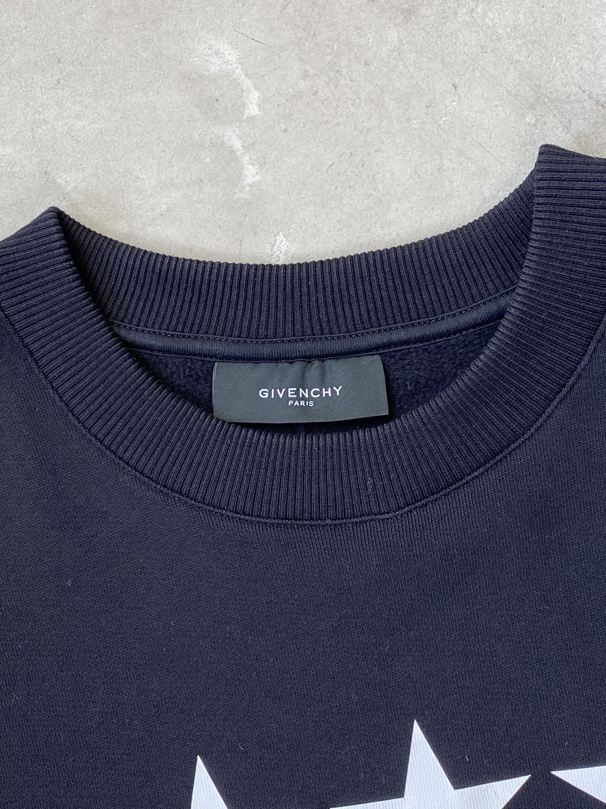 Givenchy Givenchy Graphic Crewneck Size US M / EU 48-50 / 2 - 3 Thumbnail