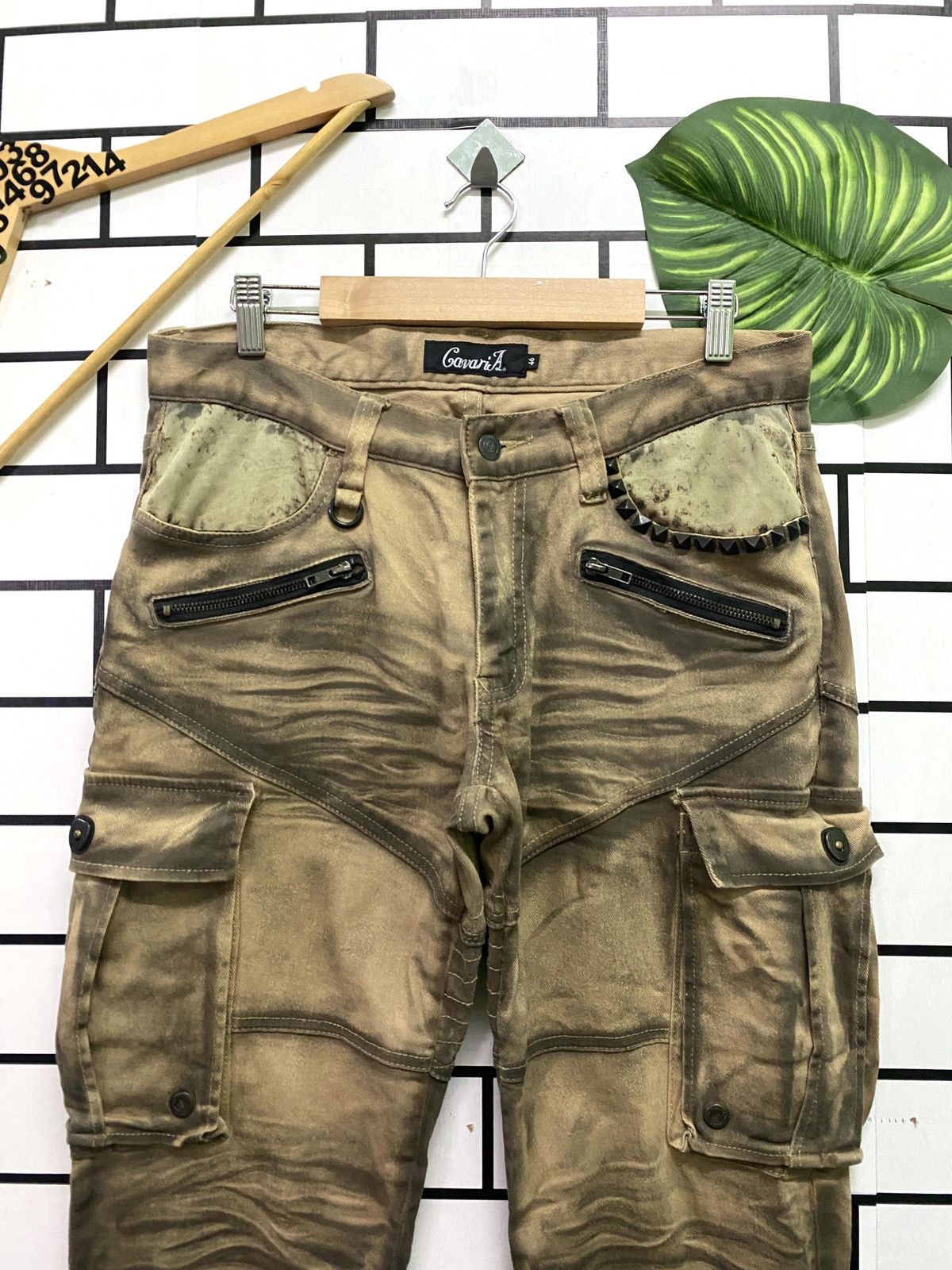 Hysteric Glamour × If Six Was Nine × Japanese Brand CavariA Distressed Multipocket Zipper Bondage Punk CargoPant Size US 32 / EU 48 - 3 Thumbnail