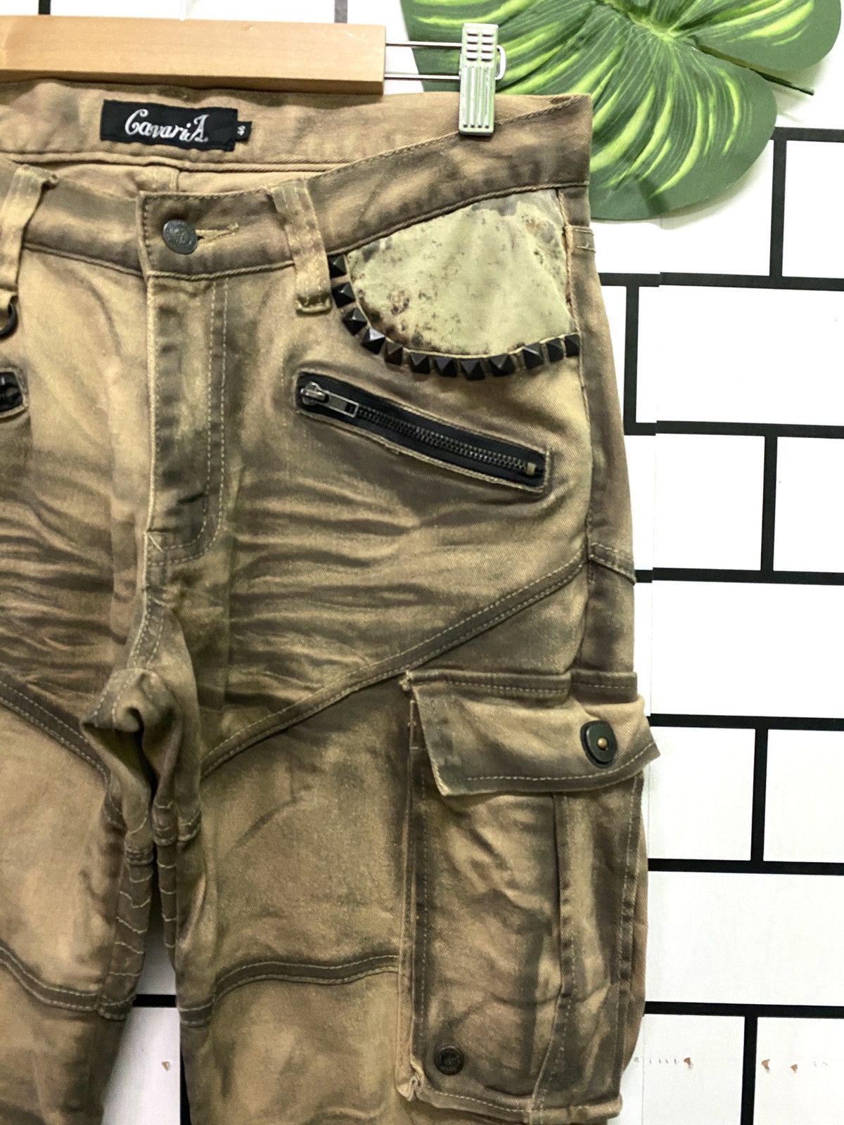 Hysteric Glamour × If Six Was Nine × Japanese Brand CavariA Distressed Multipocket Zipper Bondage Punk CargoPant Size US 32 / EU 48 - 10 Thumbnail