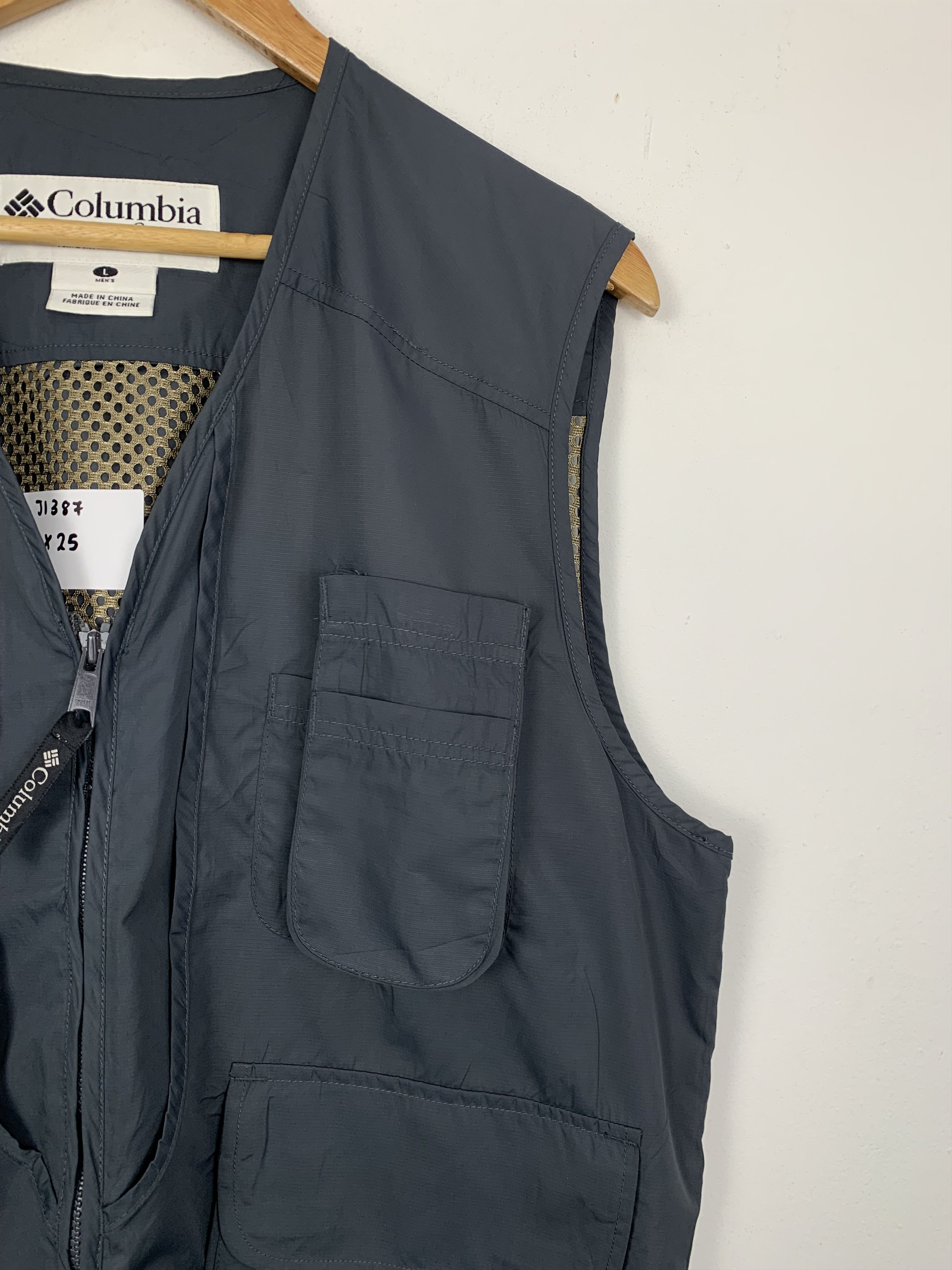 Columbia × Vintage Vintage Columbia Multi-pocket Vest J1387 Size US L / EU 52-54 / 3 - 10 Thumbnail