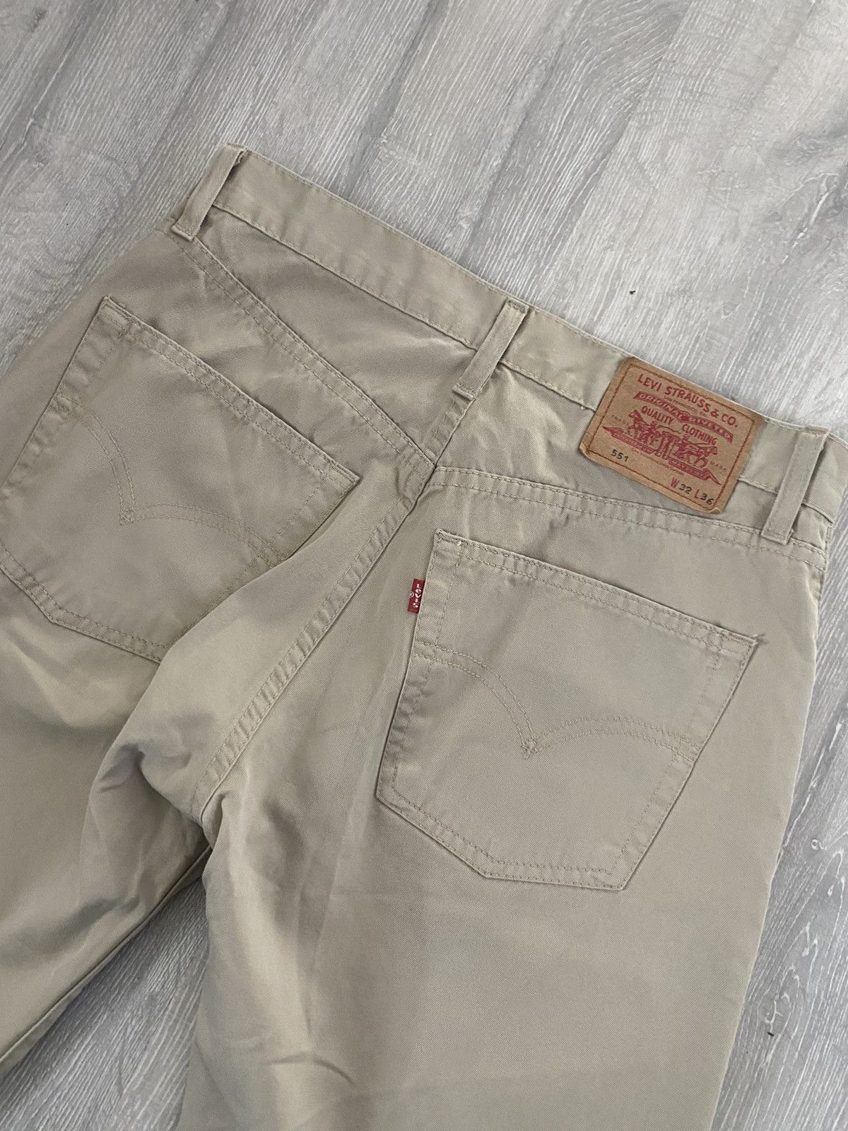 Levi's × Vintage Levi’s 551 vintage beige jeans denim pants Size US 32 / EU 48 - 1 Thumbnail