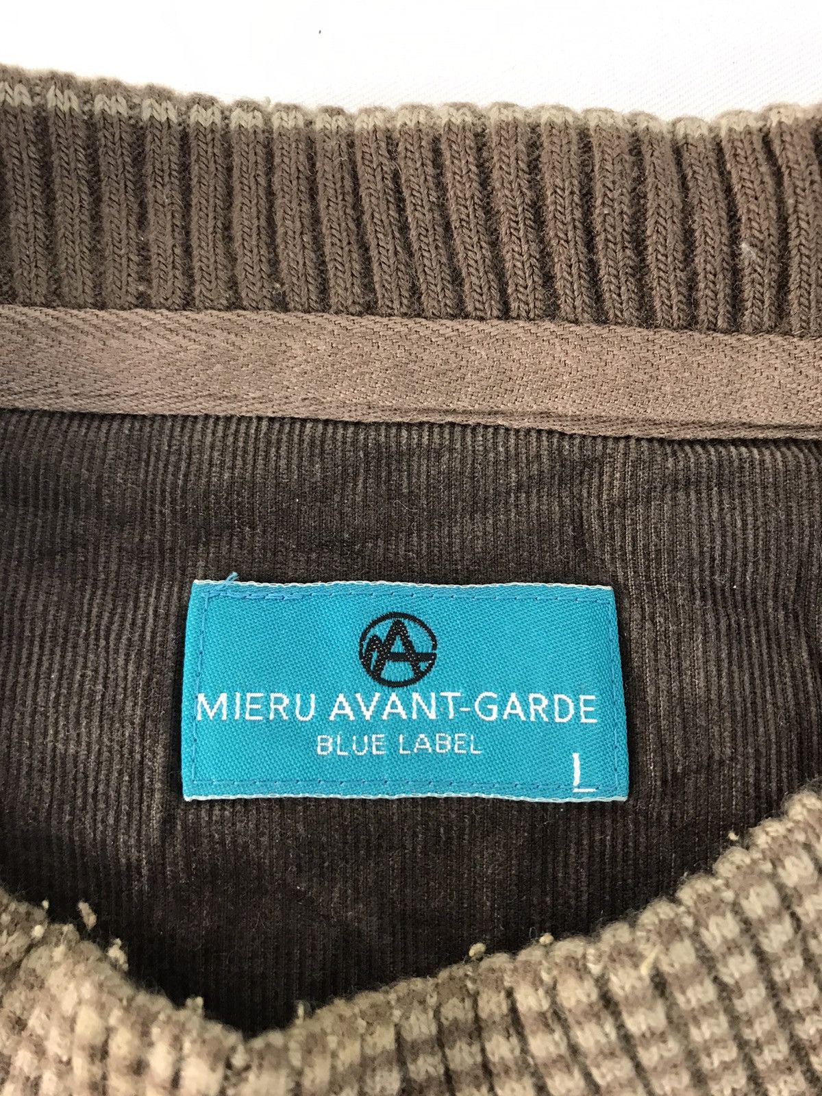 Mieru Avant Garde Blue Label Single Pocket Crew Neck