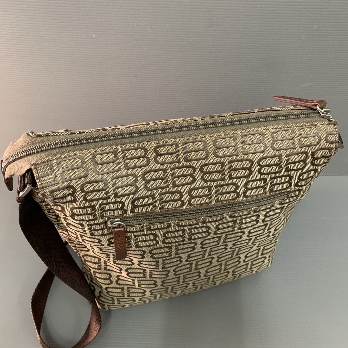 Balenciaga 🔥‼️FAST SALE‼️🔥Authentic Balenciaga BB Paris Slingbag Size ONE SIZE - 6 Thumbnail