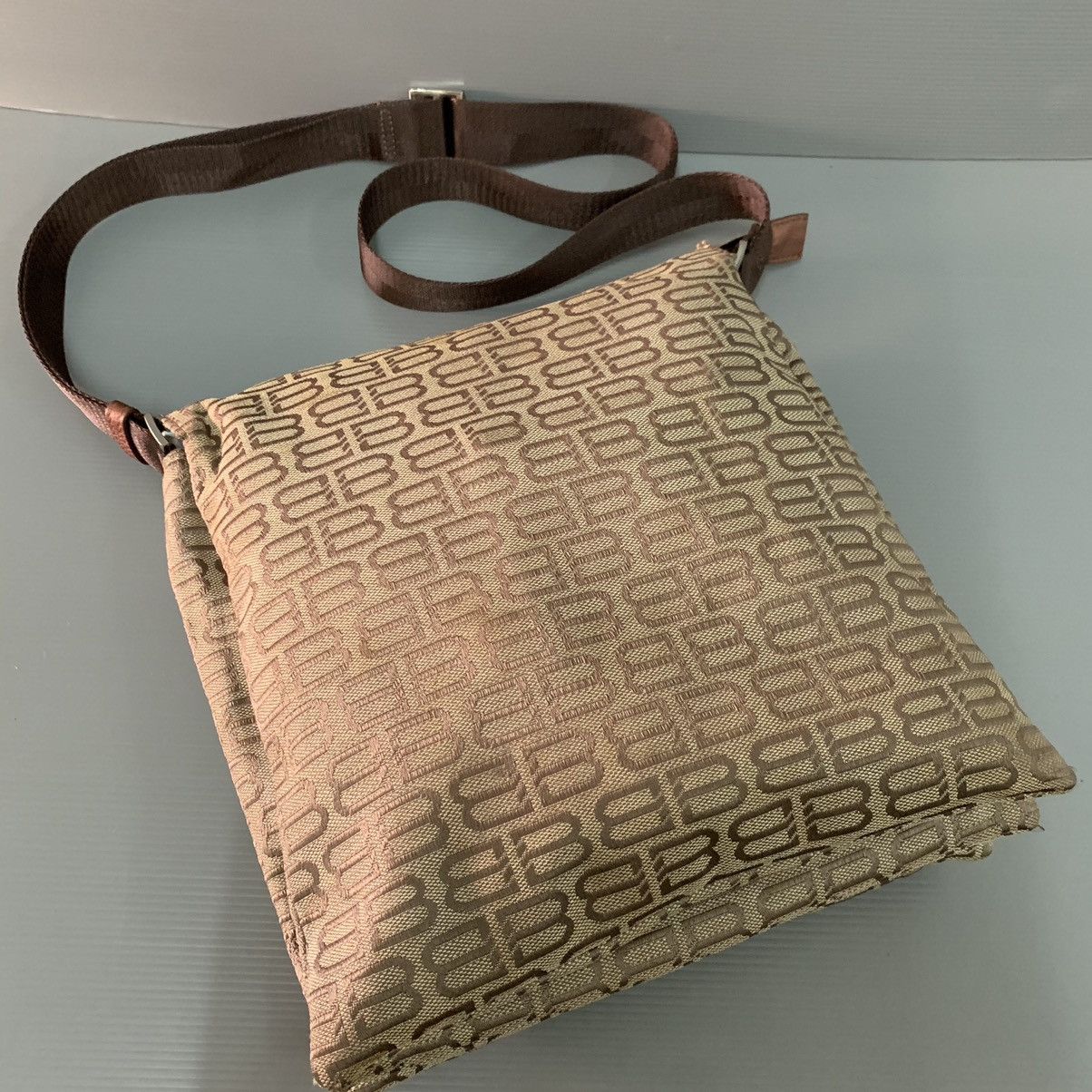 Balenciaga 🔥‼️FAST SALE‼️🔥Authentic Balenciaga BB Paris Slingbag Size ONE SIZE - 3 Thumbnail