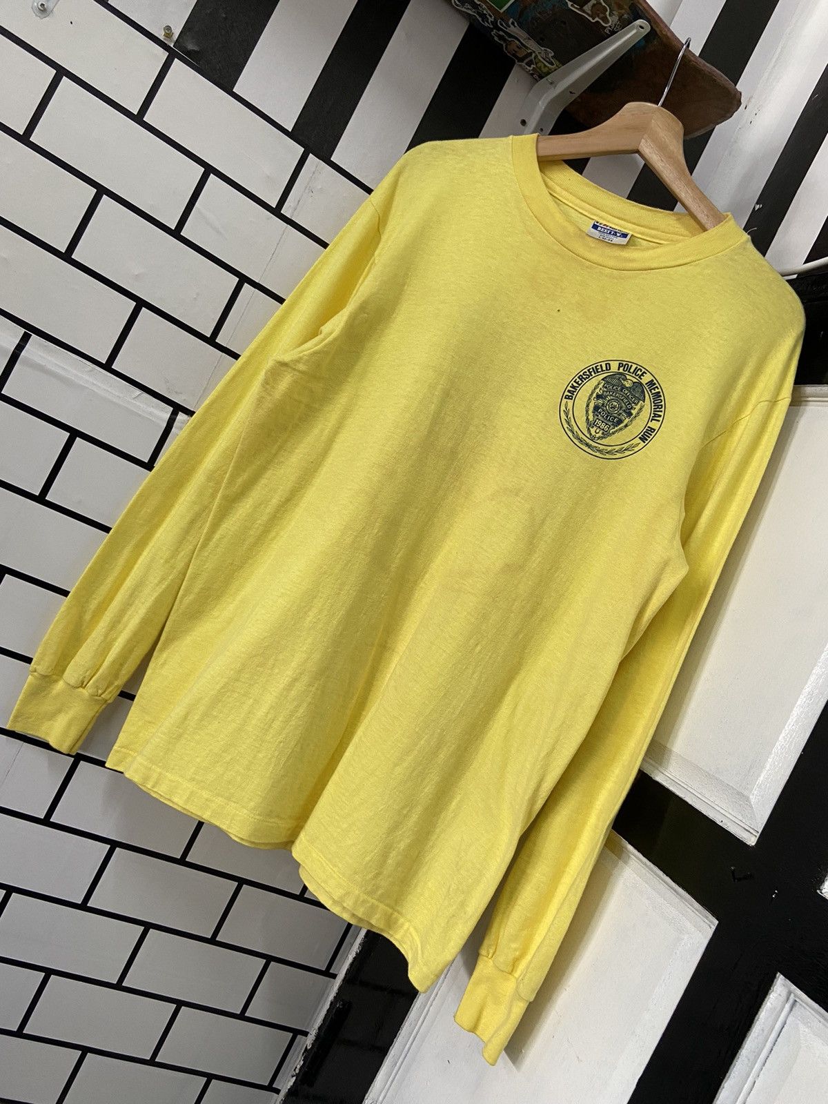 Hanes × Pepsi × Vintage Vintage 1986 Pepsi Bakersfirld Police Memoral Run LS Tee Size US M / EU 48-50 / 2 - 5 Thumbnail