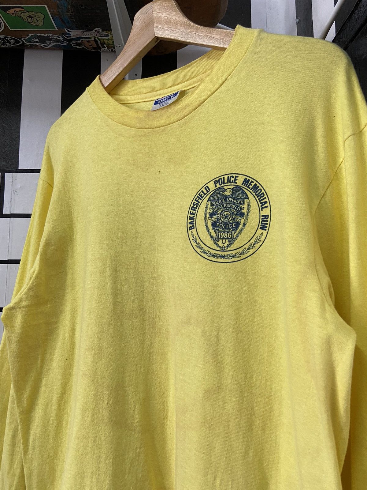 Hanes × Pepsi × Vintage Vintage 1986 Pepsi Bakersfirld Police Memoral Run LS Tee Size US M / EU 48-50 / 2 - 6 Thumbnail
