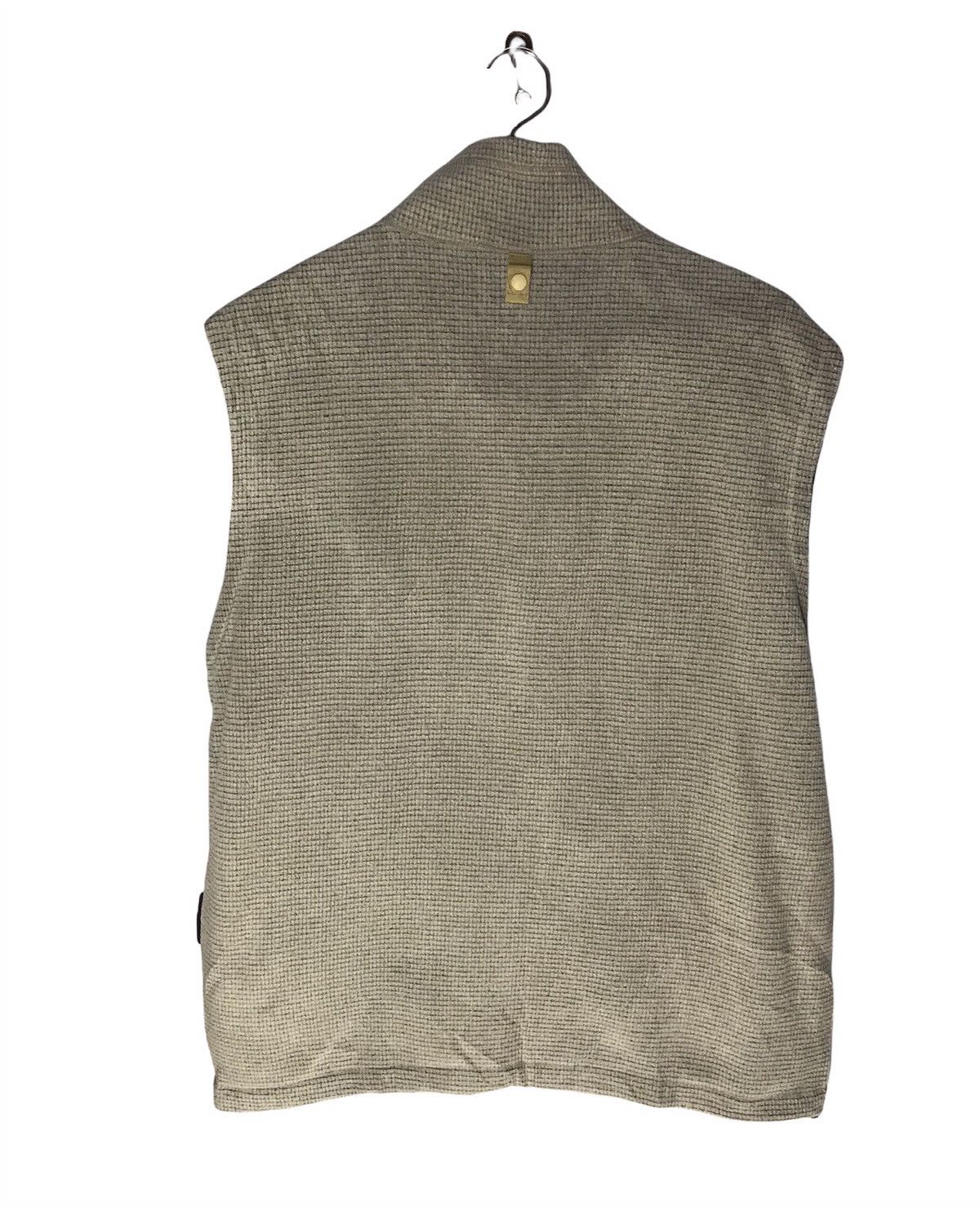 Helly Hansen × Polartec Helly Hansen x polartec sleeveless fleece Size US L / EU 52-54 / 3 - 2 Thumbnail