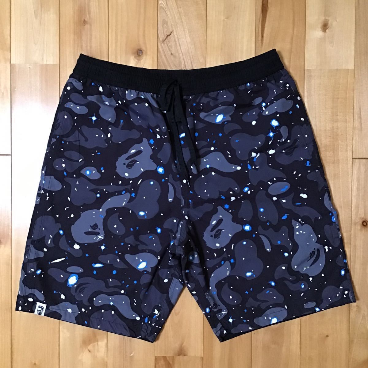 Bape 🔥reversible🔥 space camo shark shorts galaxy ape ★size M Size US 32 / EU 48 - 5 Thumbnail