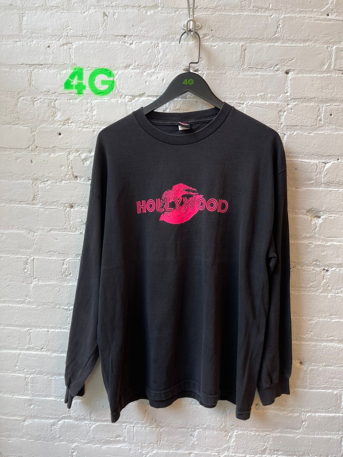 Vintage Vintage 90s HOLLYWOOD LIPS Semi Thrashed LongSleeve Shirt Size US XL / EU 56 / 4 - 1 Preview