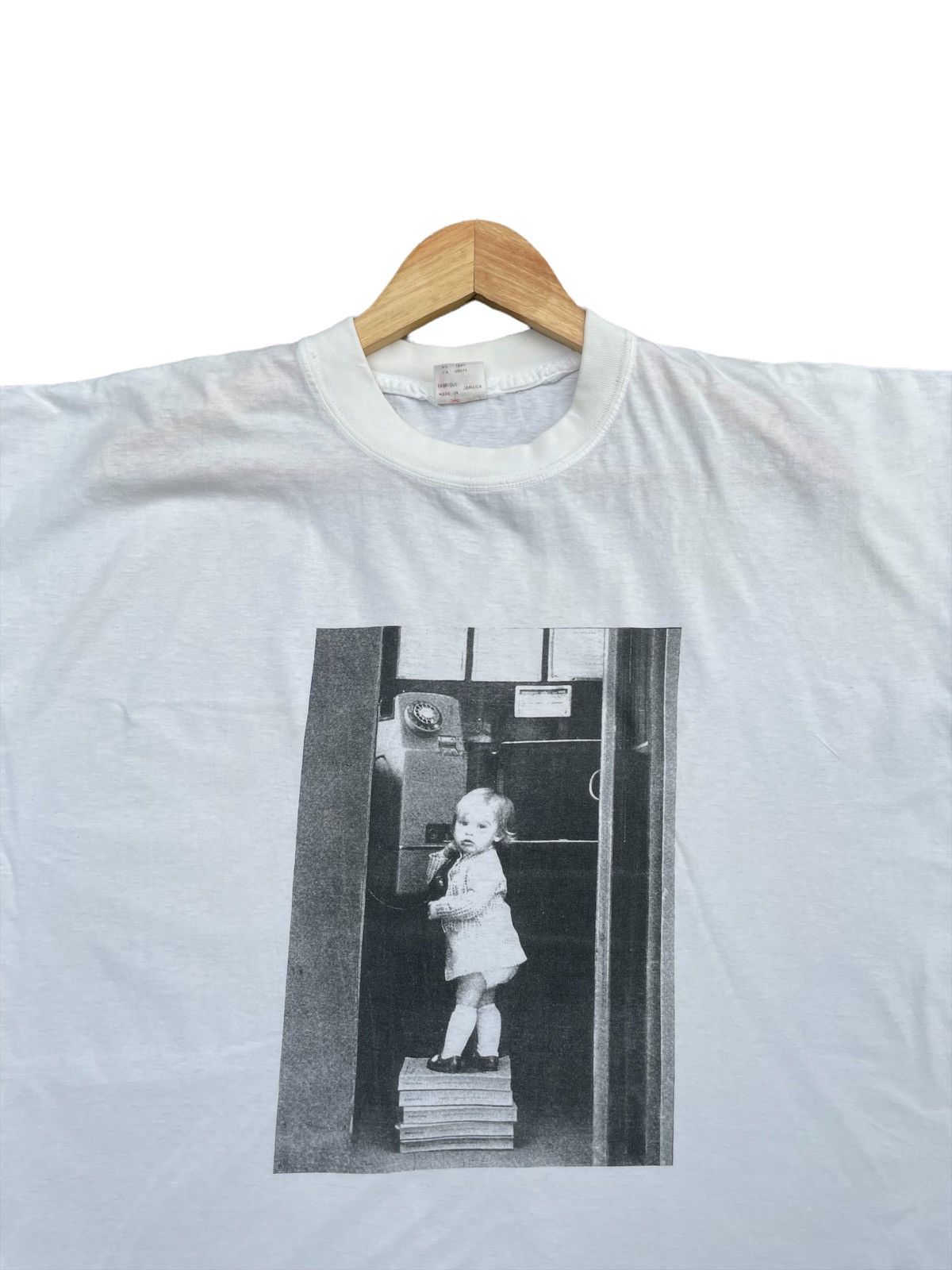 Vintage Vintage Photo Tee Kids in Telephone Booth Size US XL / EU 56 / 4 - 5 Thumbnail