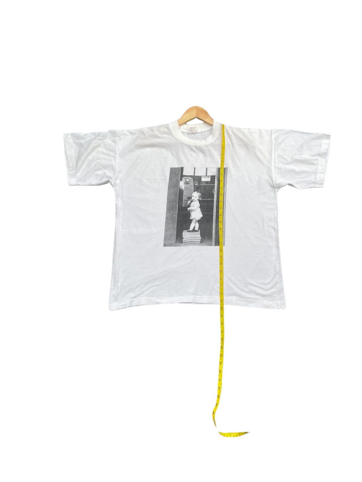 Vintage Vintage Photo Tee Kids in Telephone Booth Size US XL / EU 56 / 4 - 3 Thumbnail