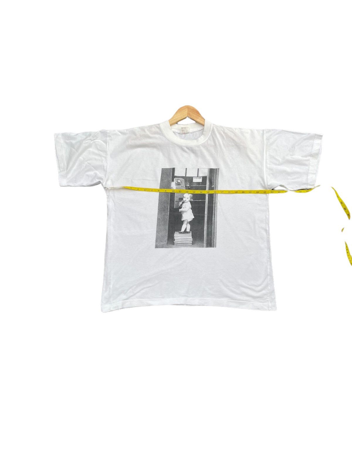 Vintage Vintage Photo Tee Kids in Telephone Booth Size US XL / EU 56 / 4 - 2 Thumbnail