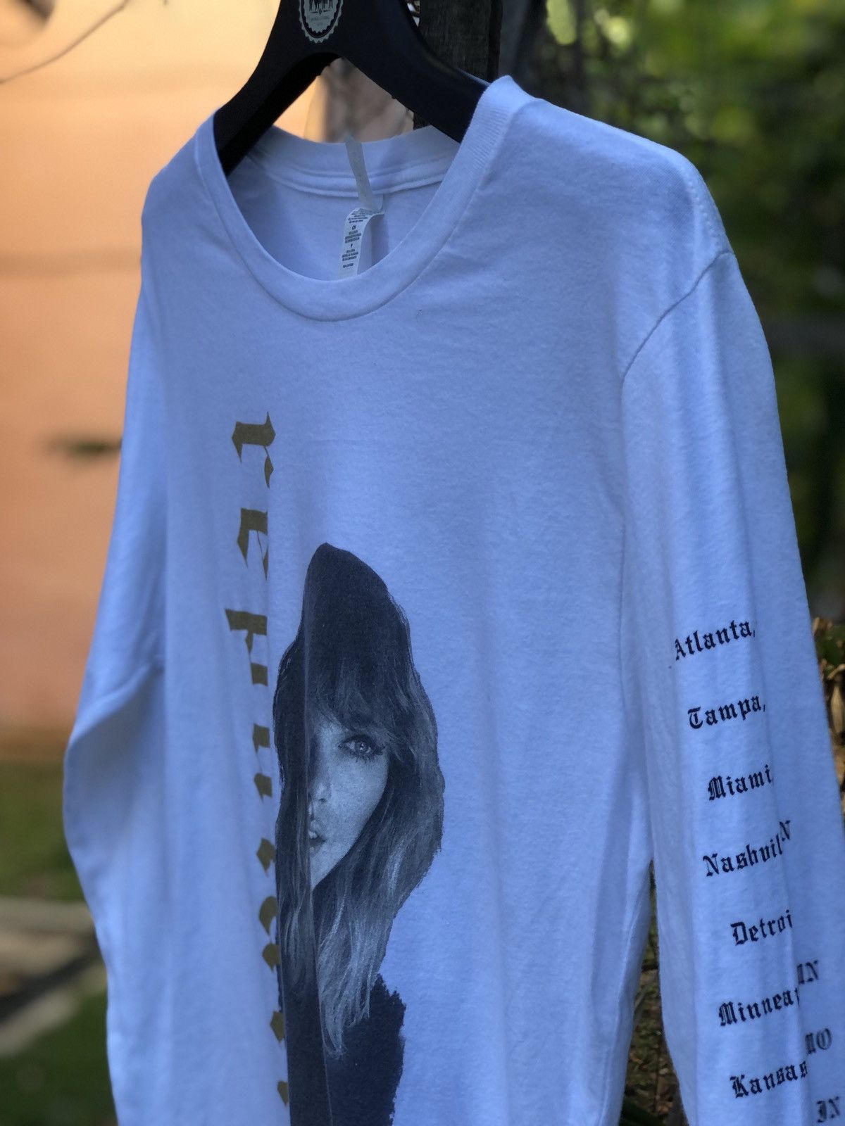 Band Tees Taylor Swift Reputation Stadium Tour Long Sleeve Tee Size S / US 4 / IT 40 - 2 Thumbnail