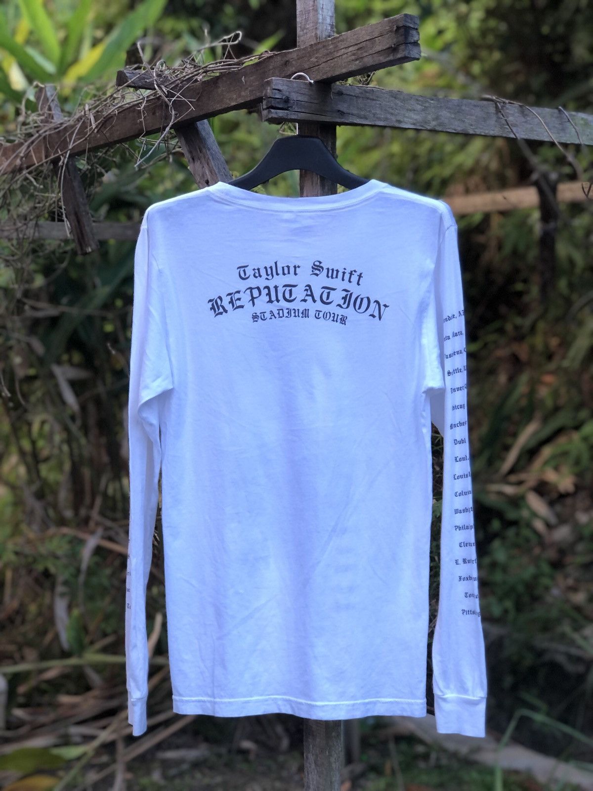 Band Tees Taylor Swift Reputation Stadium Tour Long Sleeve Tee Size S / US 4 / IT 40 - 4 Thumbnail