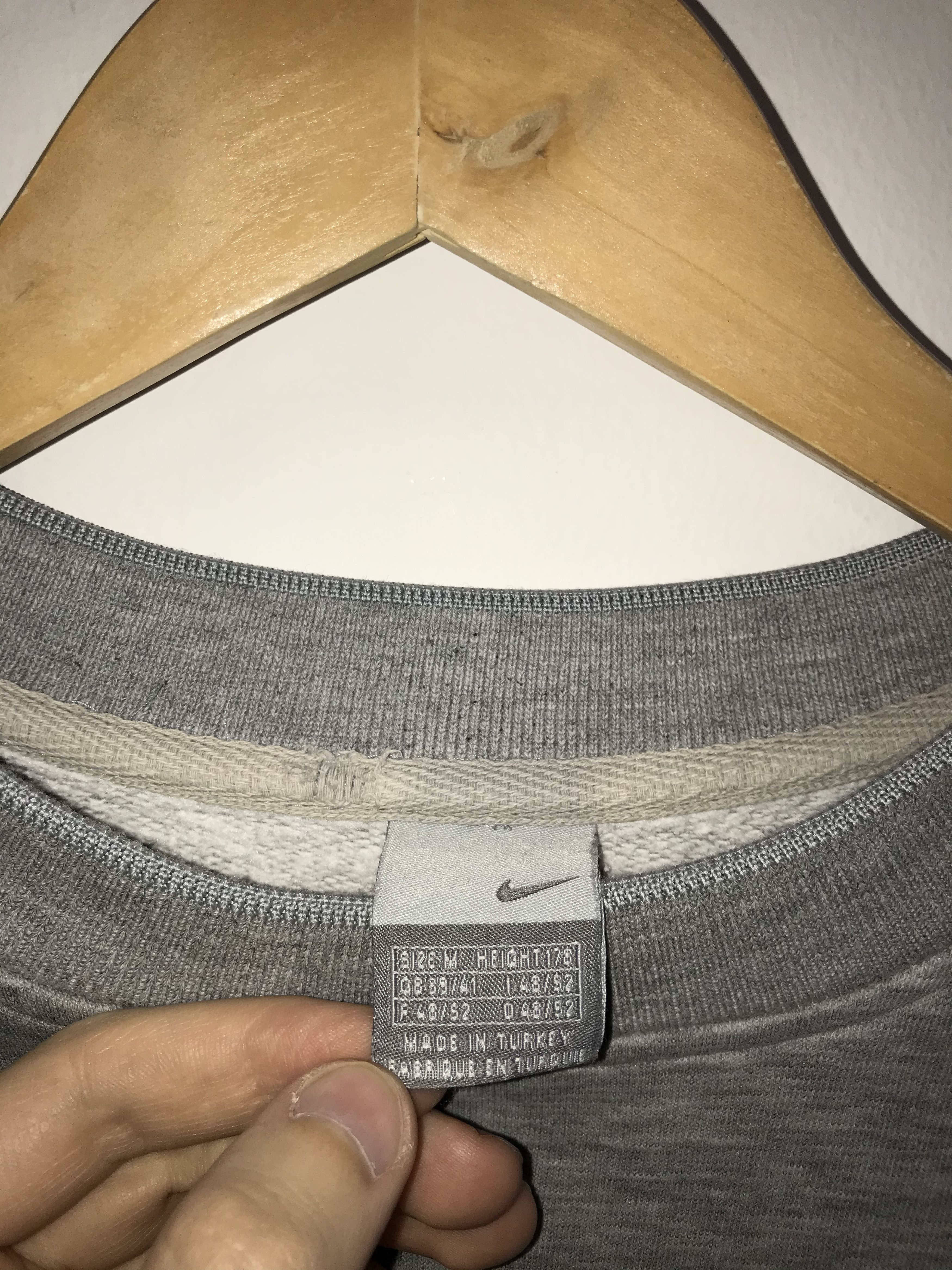Nike Vintage Nike Center Logo Grey Sweatshirt Size US M / EU 48-50 / 2 - 11 Thumbnail
