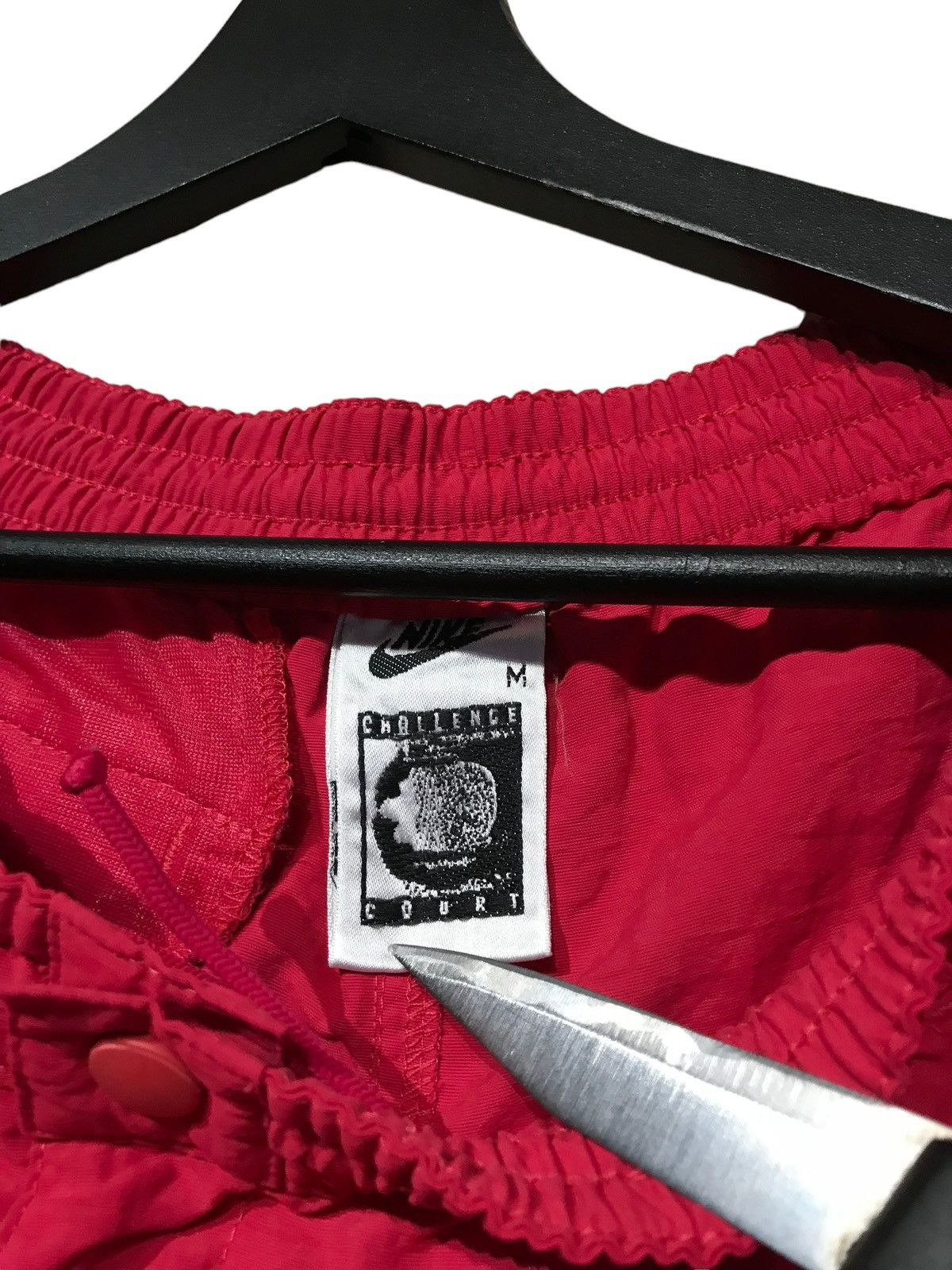Vintage Vintage 1990s Retro Nike Red Nylon Challenge Court Shorts Size US 32 / EU 48 - 5 Thumbnail