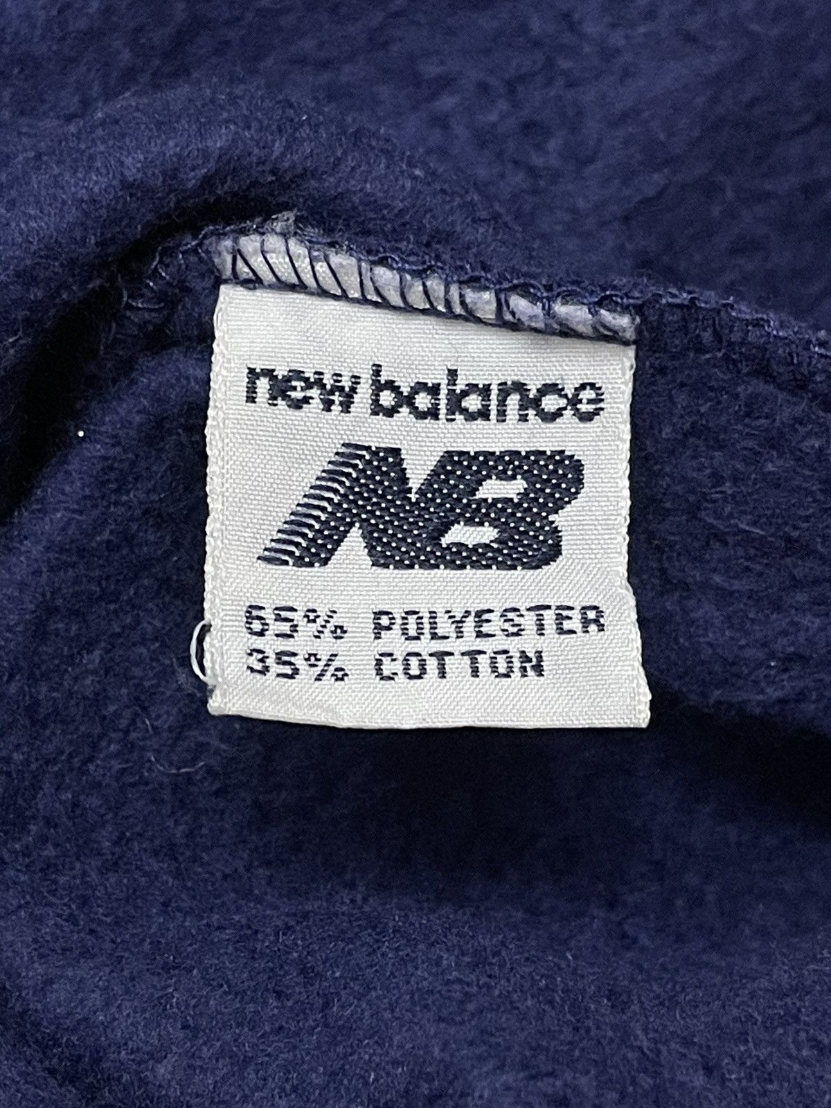 New Balance FYE🔥90’s NEW BALANCE Big Classic Rubber Print Logo Sweater Size US M / EU 48-50 / 2 - 7 Thumbnail