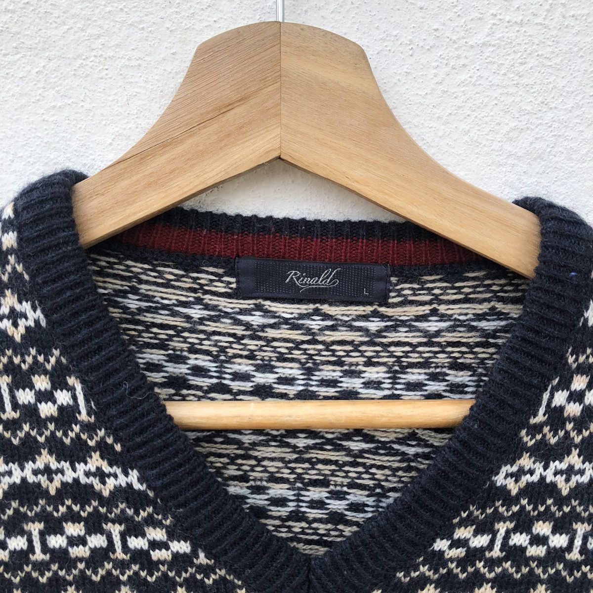 Japanese Brand VINTAGE NAVAJO DESIGN KNITWEAR SWEATSHIRT BY RINALD Size US L / EU 52-54 / 3 - 4 Thumbnail