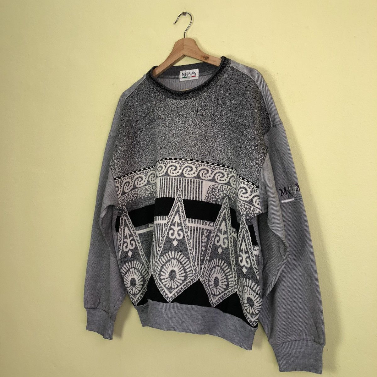 Japanese Brand Magixson Big Logo Printing Fleece Sweatshirt Size US L / EU 52-54 / 3 - 2 Thumbnail