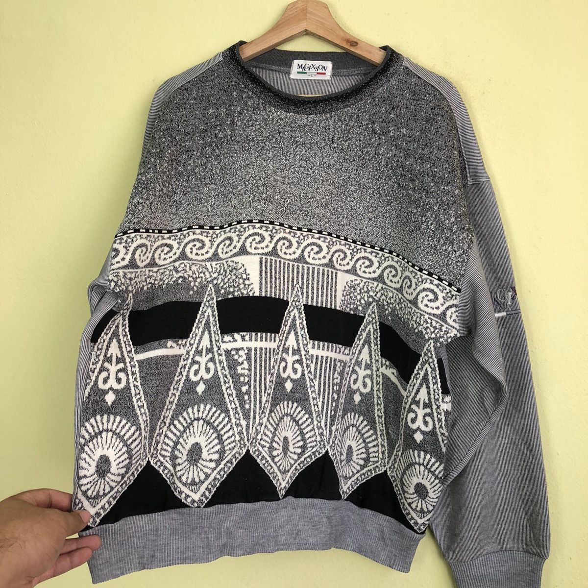 Japanese Brand Magixson Big Logo Printing Fleece Sweatshirt Size US L / EU 52-54 / 3 - 3 Thumbnail