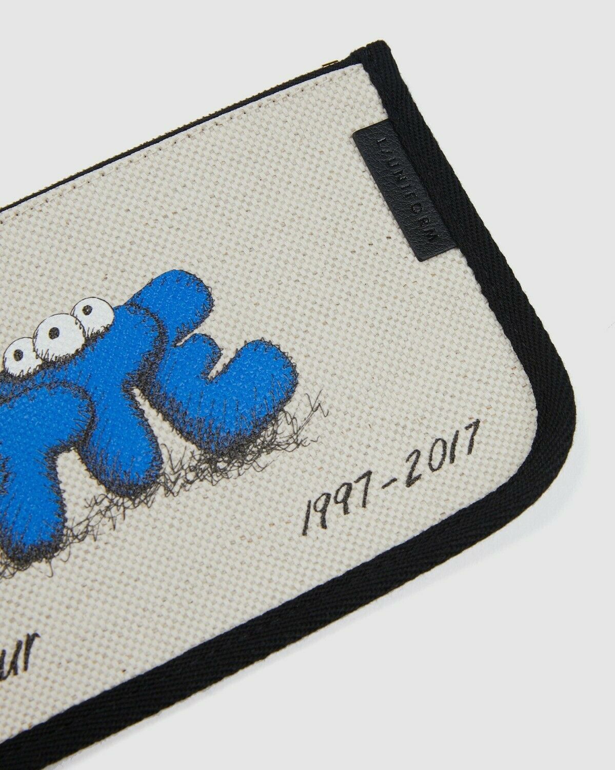 Colette NO MORE DROPS! Kaws Colette Mon Amour Pencil Case Size ONE SIZE - 4 Thumbnail
