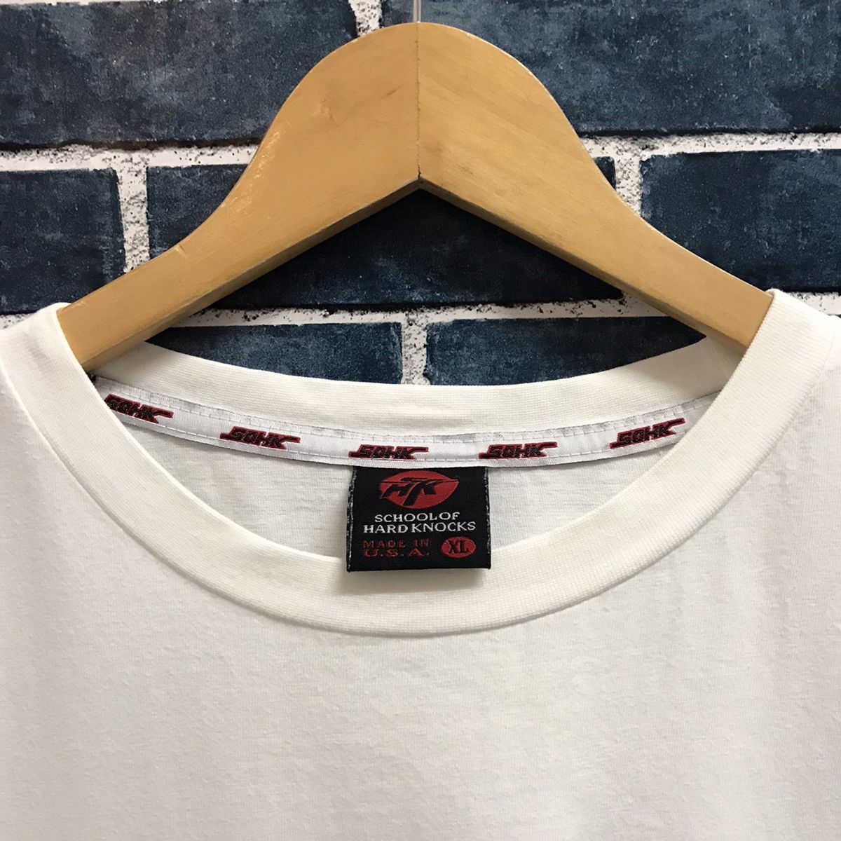 Rap Tees × Vintage Vintage School of hard knocks embossed logo tee Size US XL / EU 56 / 4 - 10 Thumbnail