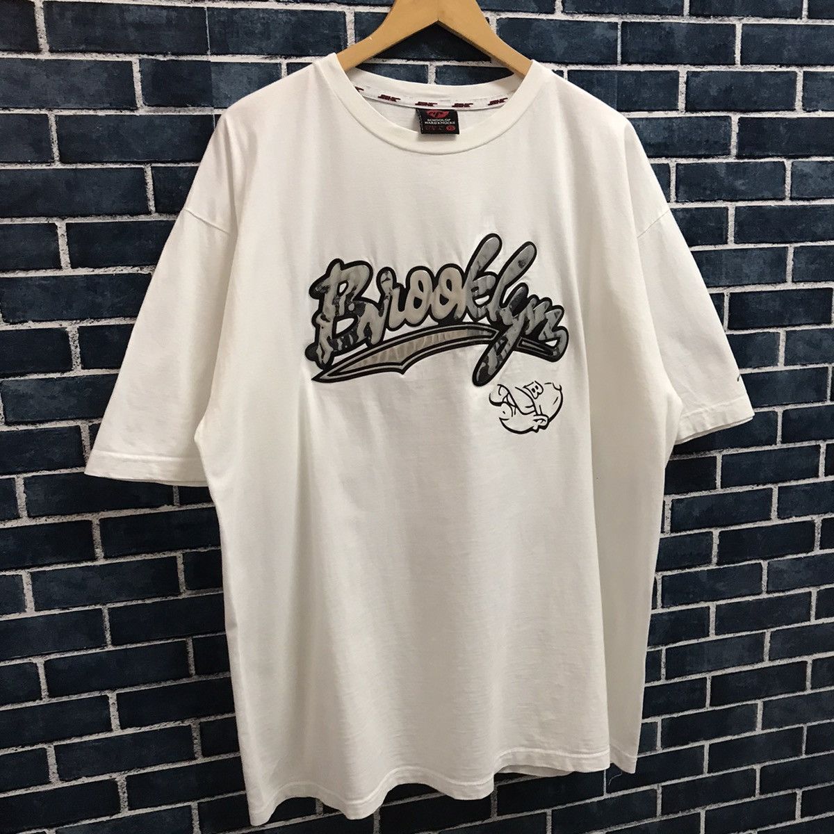 Rap Tees × Vintage Vintage School of hard knocks embossed logo tee Size US XL / EU 56 / 4 - 5 Thumbnail
