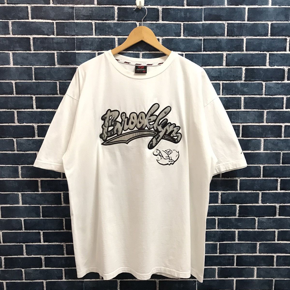 Rap Tees × Vintage Vintage School of hard knocks embossed logo tee Size US XL / EU 56 / 4 - 1 Thumbnail