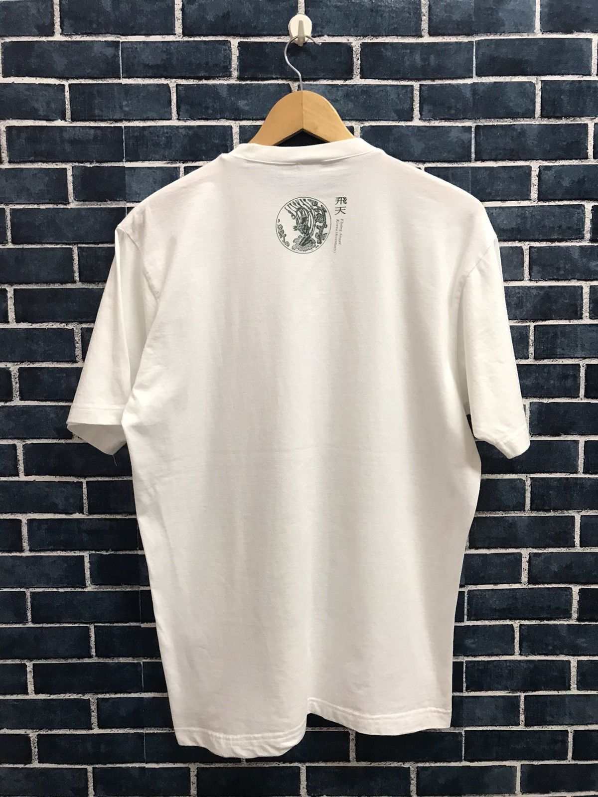 Vintage Vintage 90’s illustration flying angel korea beauty land tee Size US M / EU 48-50 / 2 - 7 Thumbnail