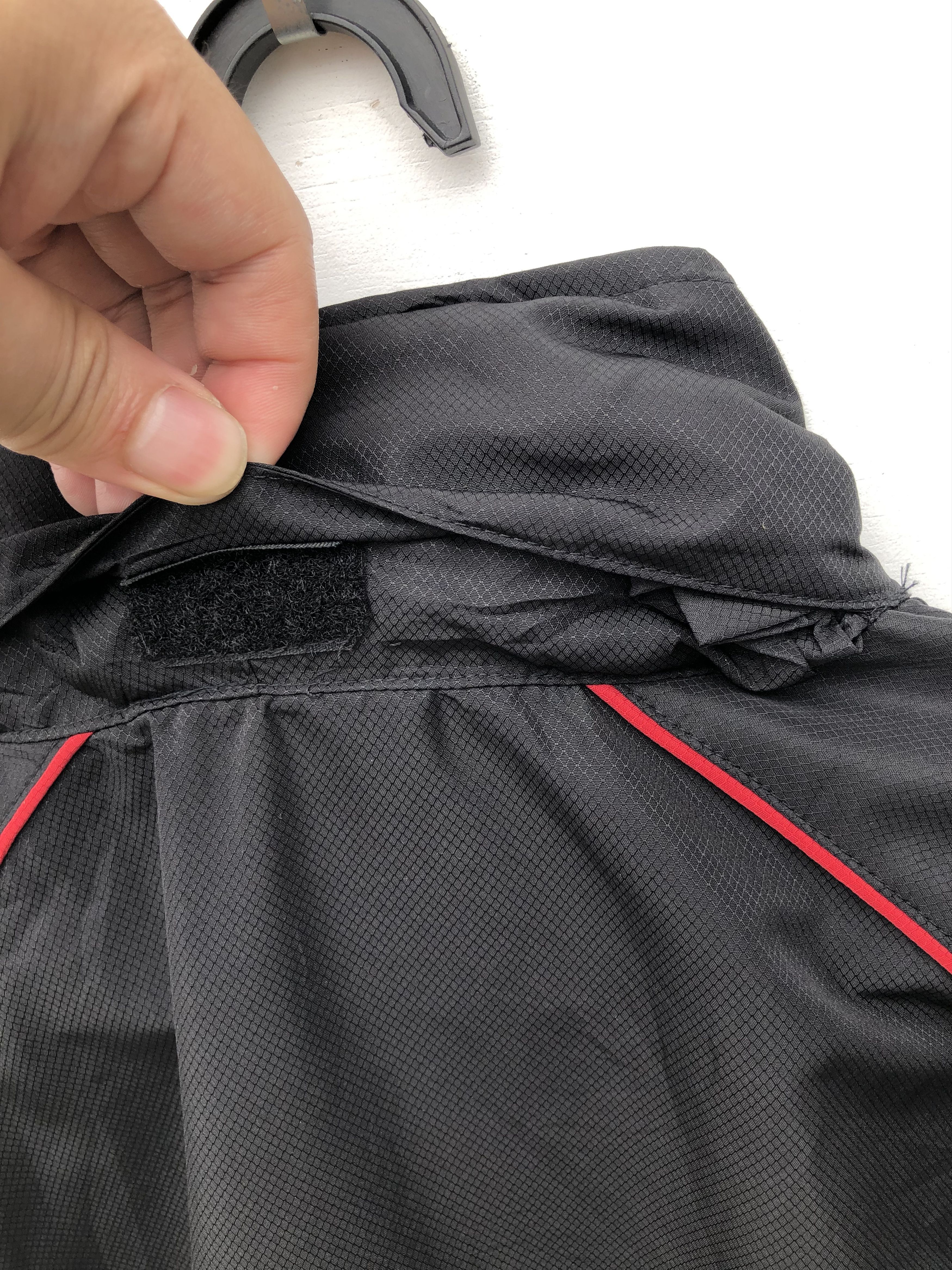 Audi × Japanese Brand × Vintage VINTAGE AUDI LIGHT HOODED WINDBREAKER Size US L / EU 52-54 / 3 - 4 Thumbnail