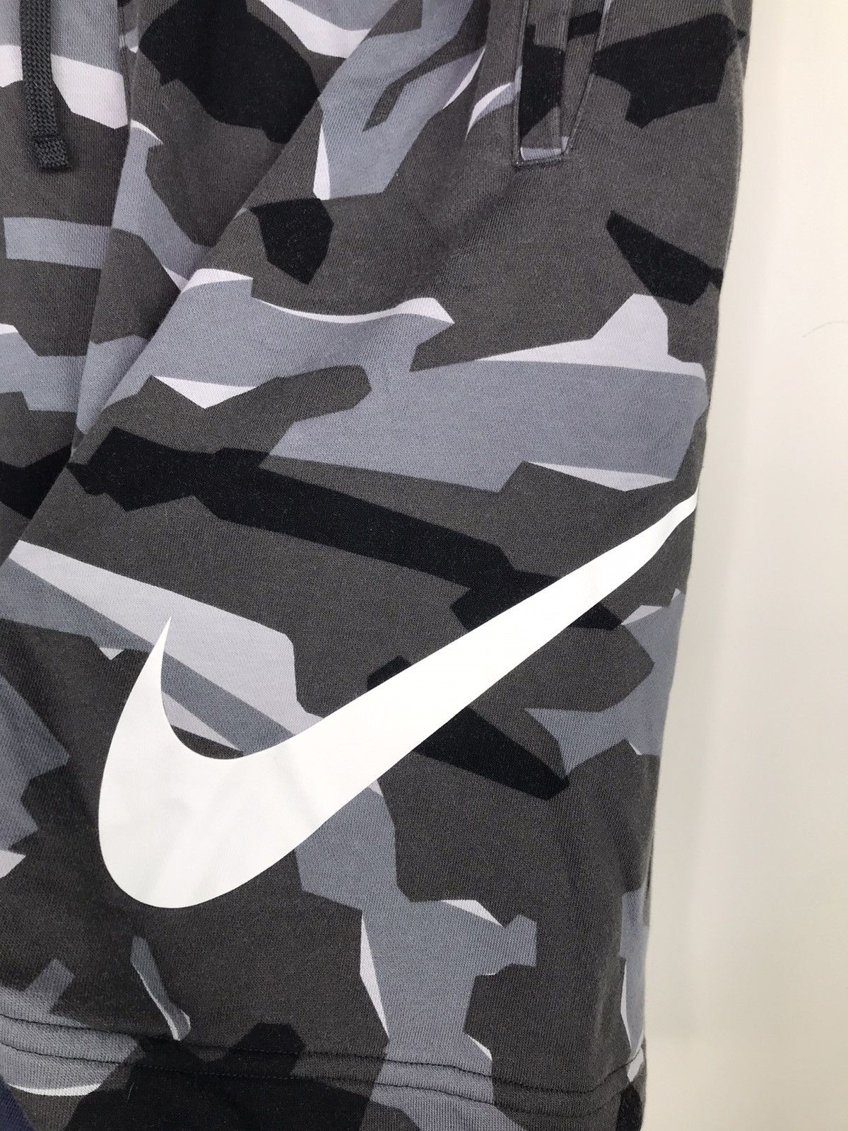 Nike Nike Sportswear Club Camo Shorts Sz XL Size US 34 / EU 50 - 5 Thumbnail