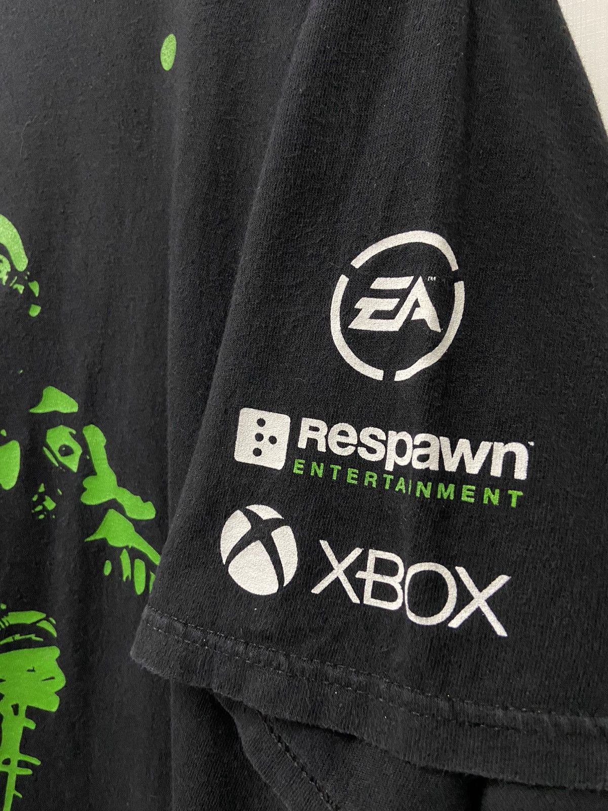Vintage Vintage Tintanfall EA Xbox Game Promo Tshirt Size US XL / EU 56 / 4 - 5 Thumbnail