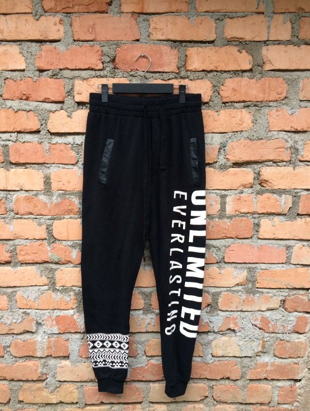 Bershka Bershka Joggers Pant Size US 30 / EU 46 - 1 Thumbnail