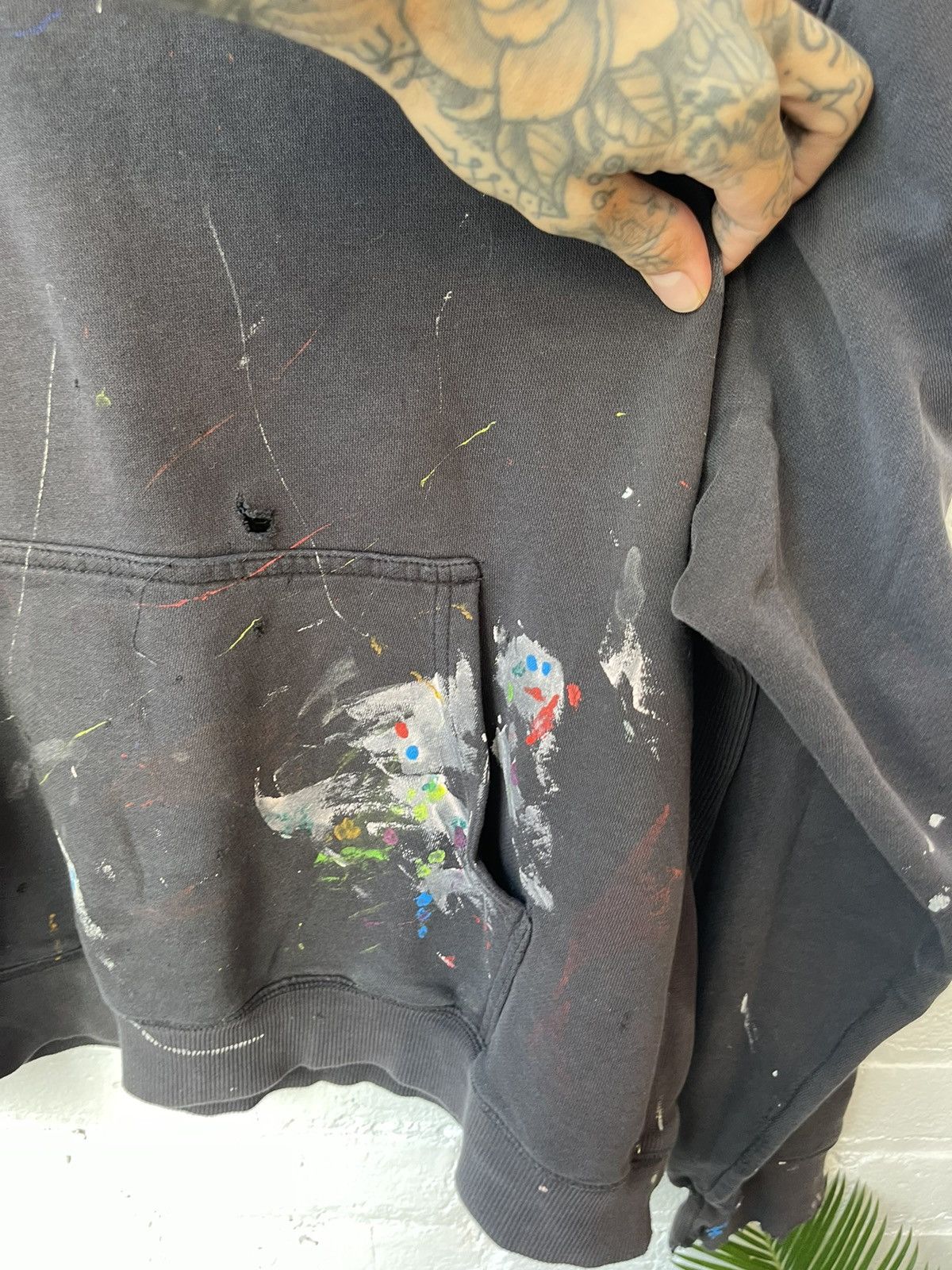 Vintage Vintage THRASHED BLACK BLANK HOODIE PAINT FADE 4GSELLER Size US M / EU 48-50 / 2 - 3 Thumbnail