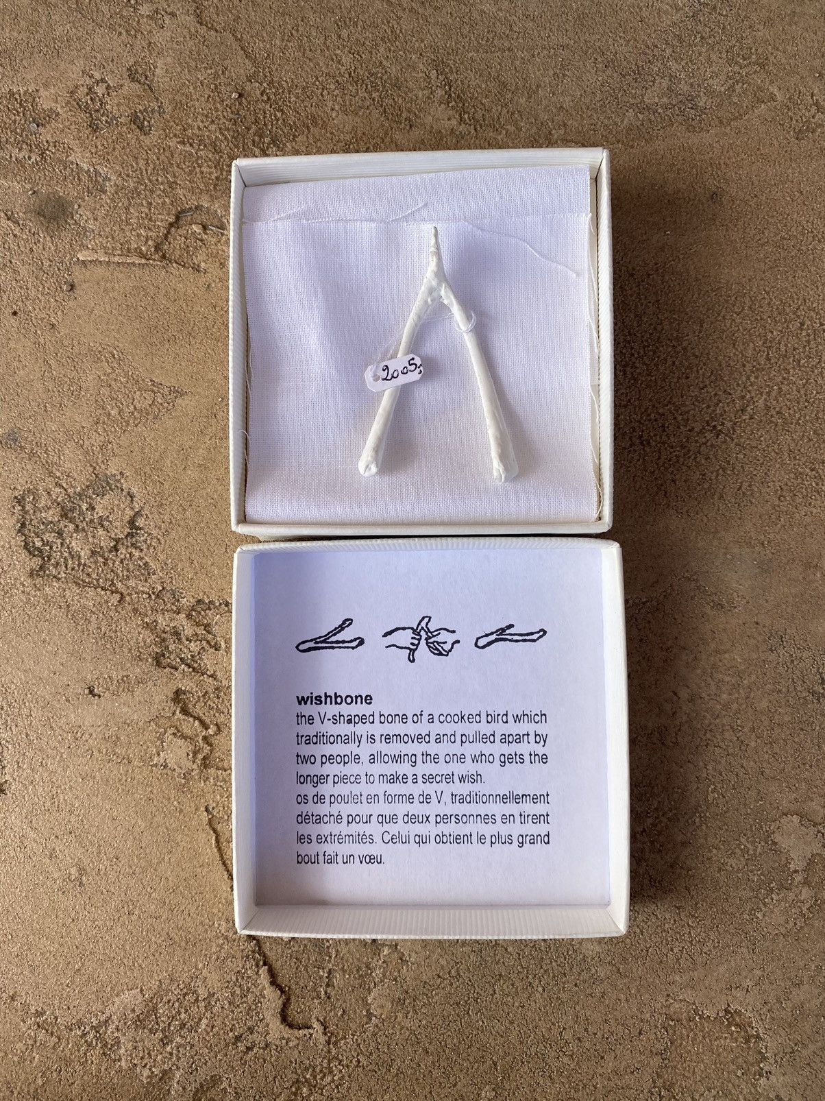 Maison Margiela ARTISINAL FRIENDS AND FAMILY WISHBONE HOLIDAY GIFT Size ONE SIZE - 1 Thumbnail