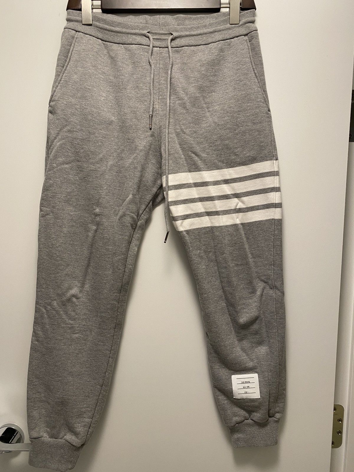 Image of Thom Browne Classic 4-Bar Tb Sweatpants in Grey, Men's (Size 30)