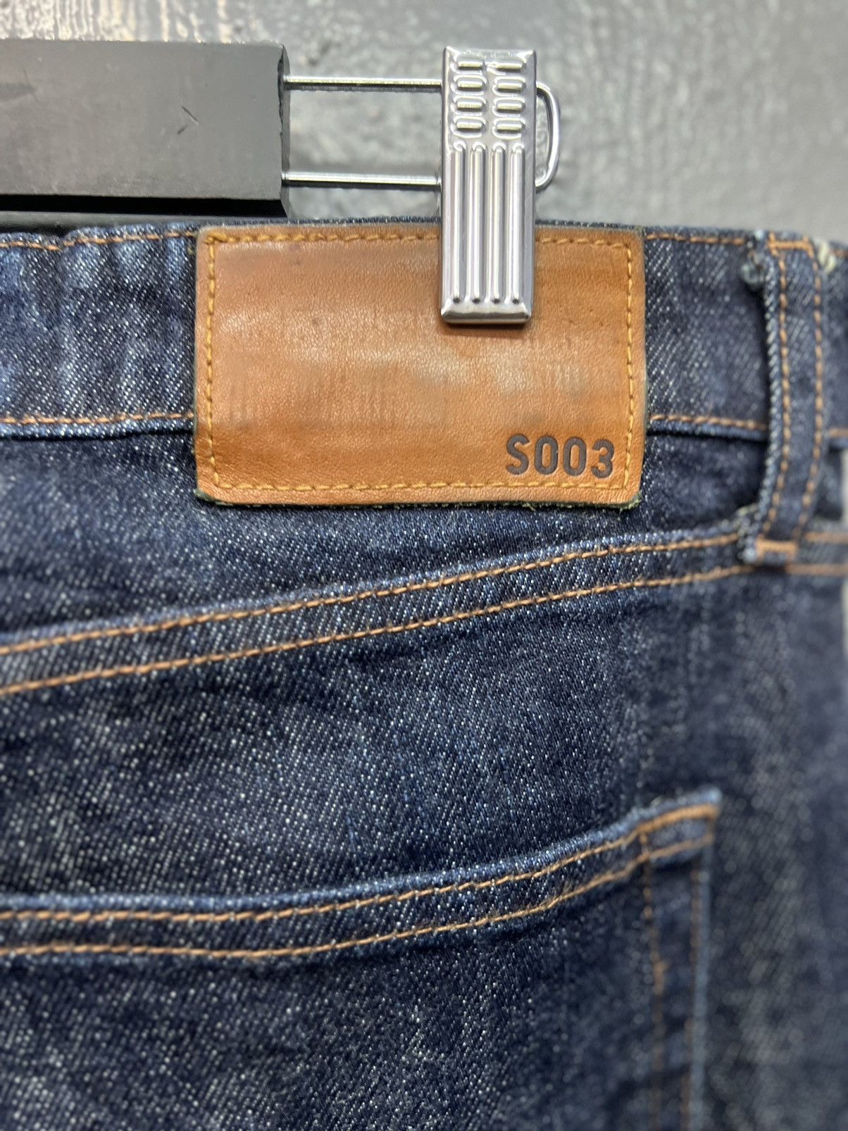 Uniqlo UNIQLO DENIM JEANS SIZE 38 Size US 38 / EU 54 - 4 Thumbnail