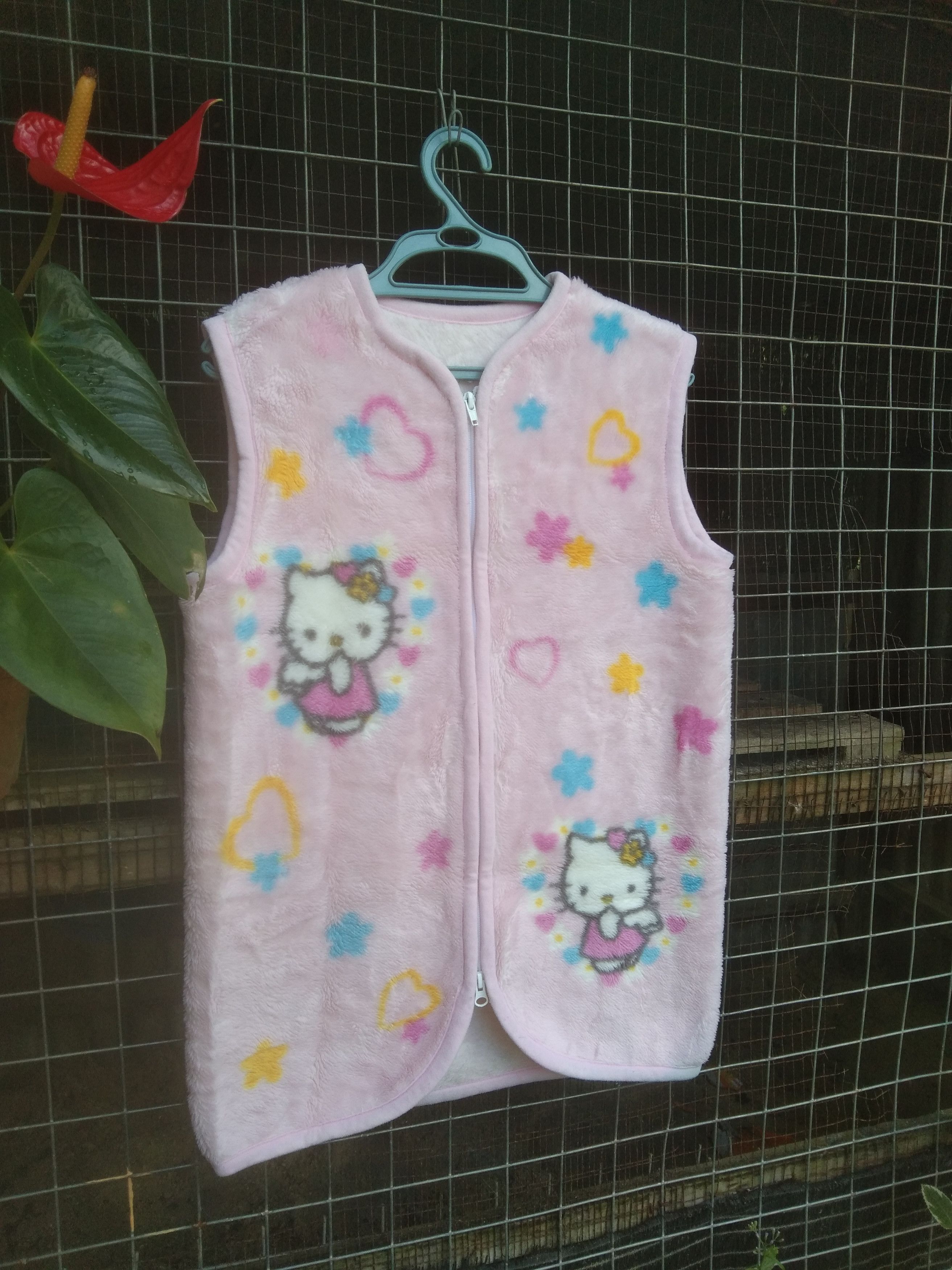 Japanese Brand HELLO KITTY SOFT & SMOOTH SLEEVELESS JACKET Size M / US 6-8 / IT 42-44 - 3 Thumbnail