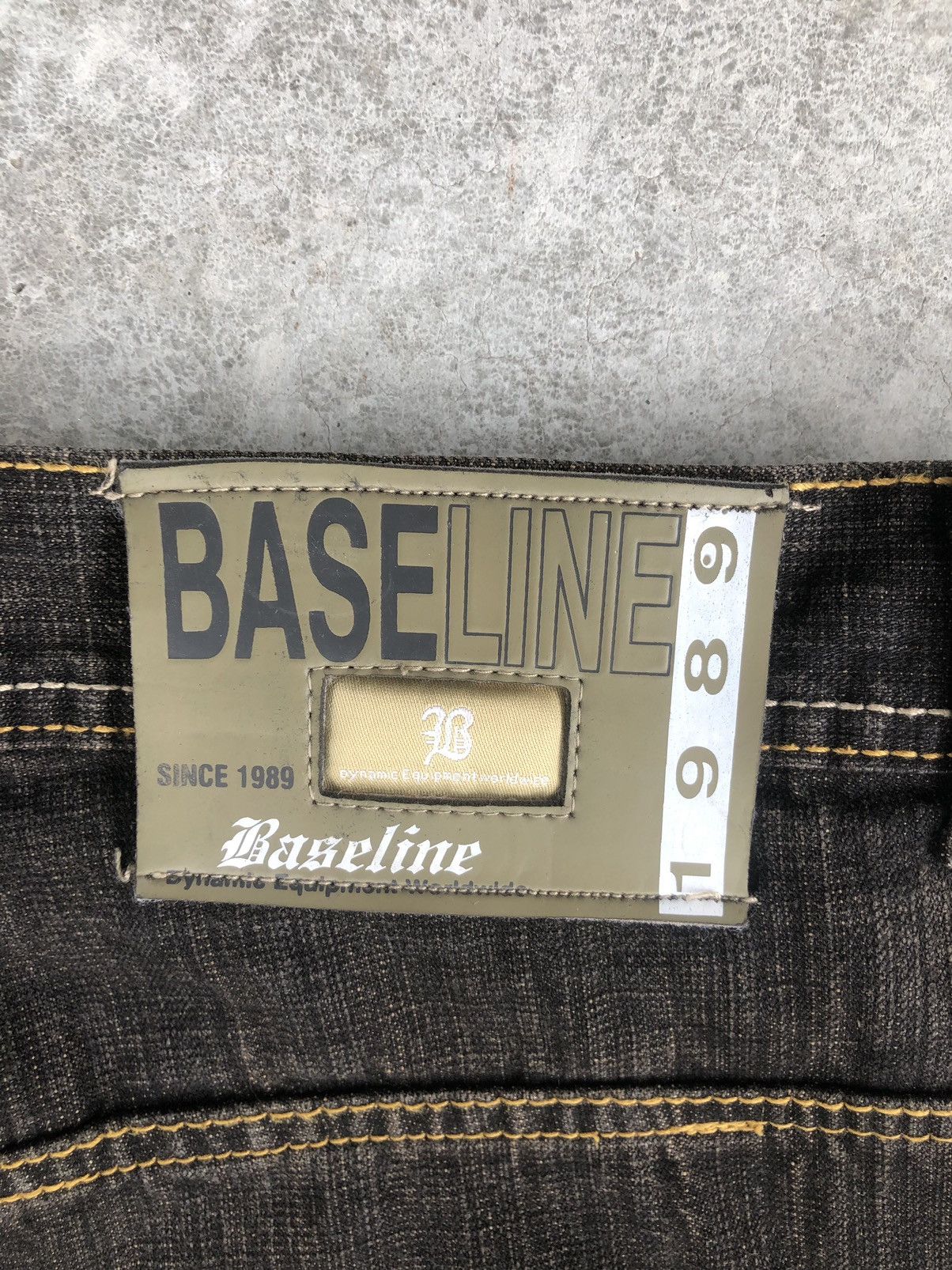 Japanese Brand Japanese Baseline Mudwash Baggy Jeans Hip Hop Distressed Size US 35 - 14 Thumbnail