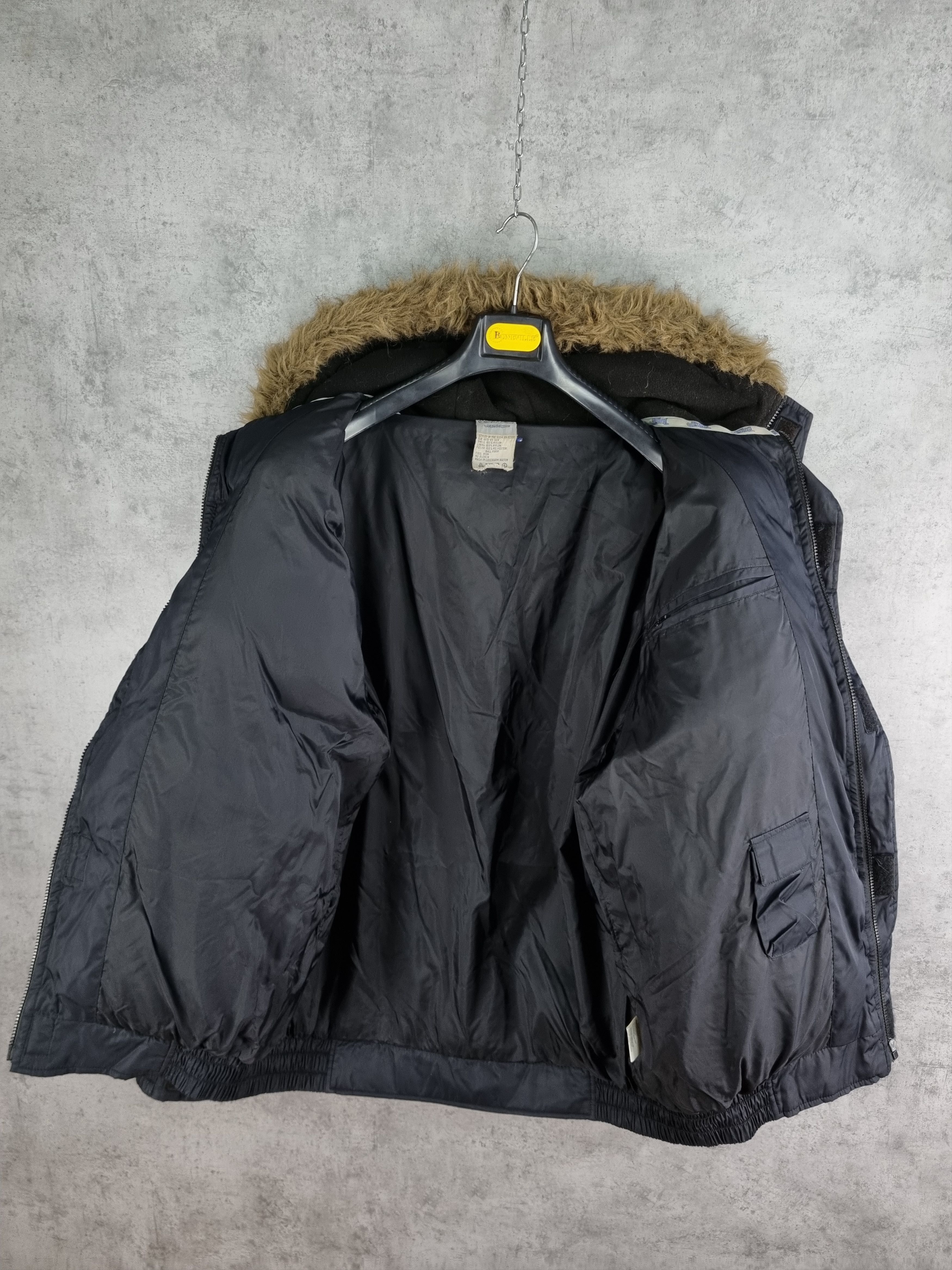 Karl Kani 90s Karl Kani Spell out big Logo Puffer Bomber Jacket Size US XL / EU 56 / 4 - 9 Thumbnail