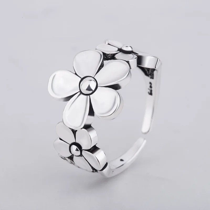Jewelry Flower Petals Adjustable Ring Size ONE SIZE - 3 Thumbnail