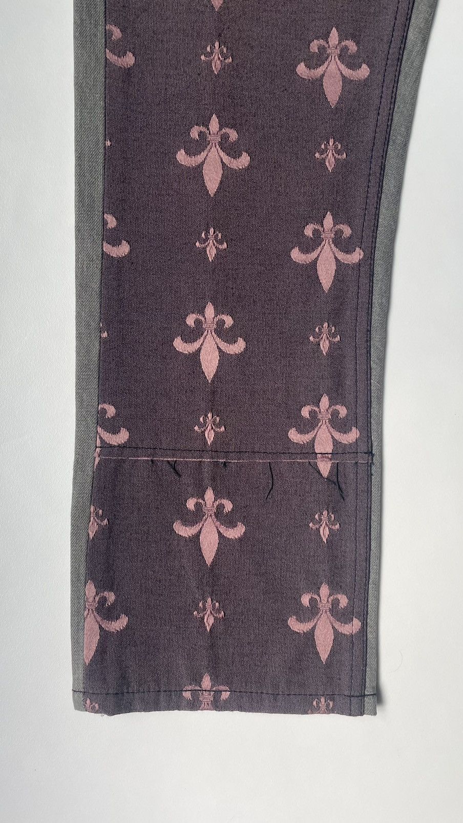 Comme des Garcons A/W 04 ‘Fleur De Lyse’ Embroidered Jeans Size US 32 / EU 48 - 7 Thumbnail