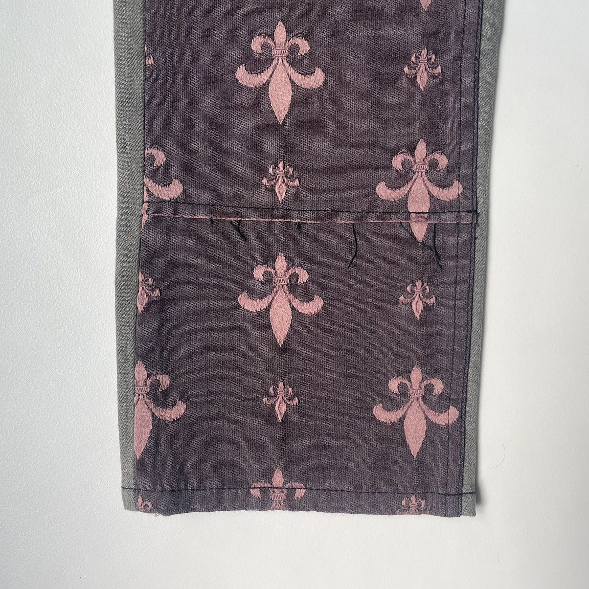 Comme des Garcons A/W 04 ‘Fleur De Lyse’ Embroidered Jeans Size US 32 / EU 48 - 8 Thumbnail
