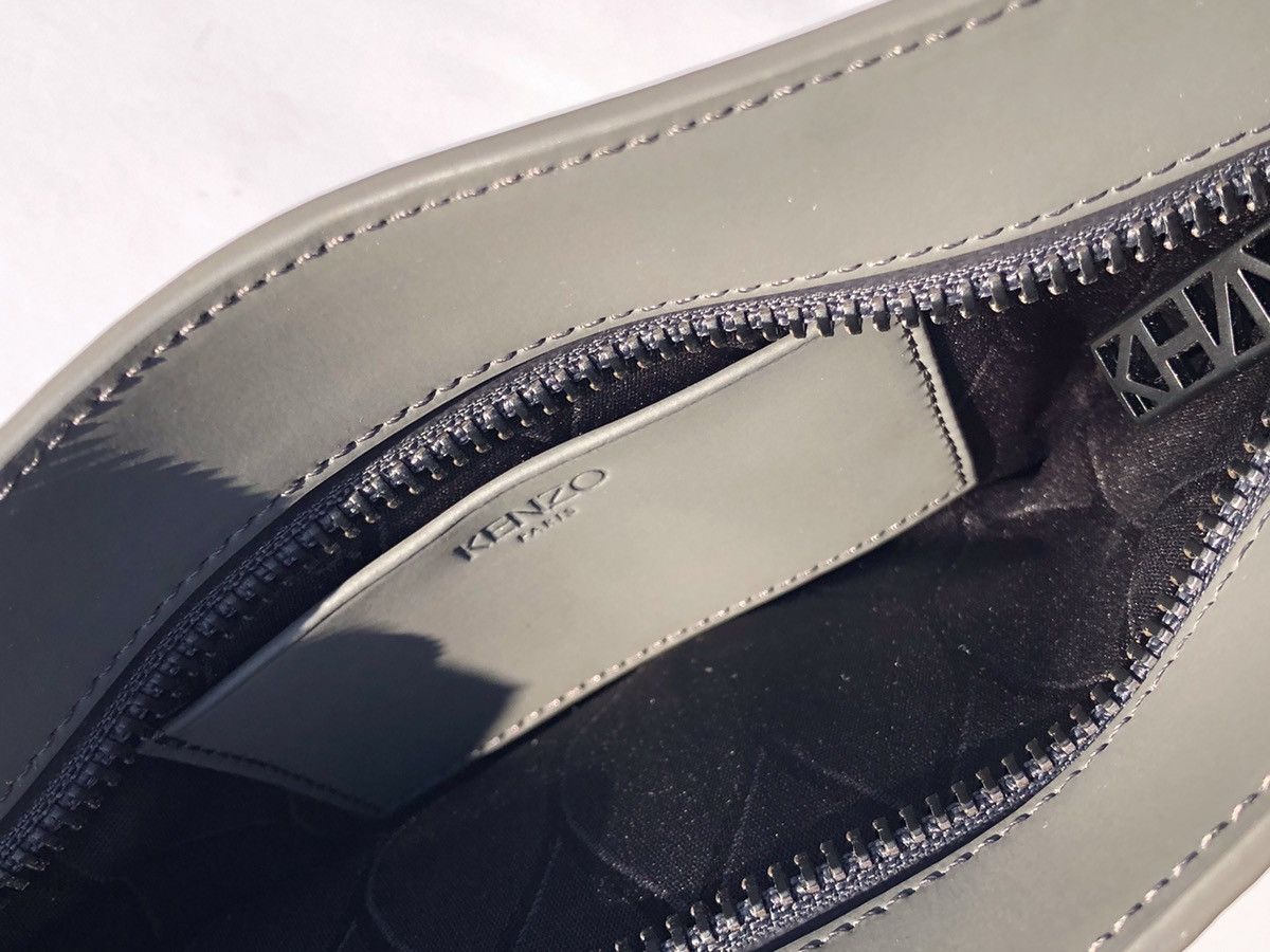 Kenzo Kenzo Kalifornia Zipper Clutch Matte Grey Black Hardware Size ONE SIZE - 7 Thumbnail