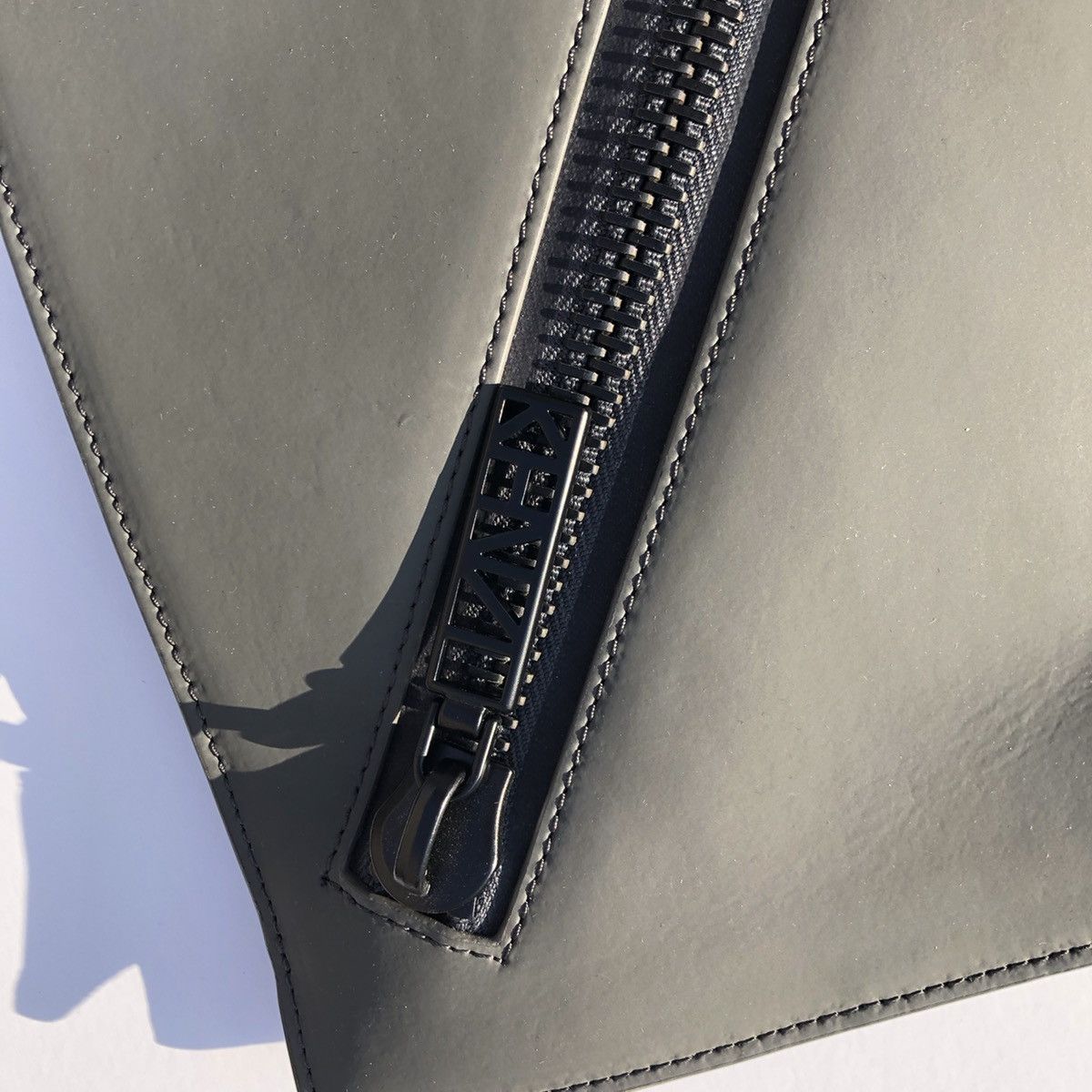 Kenzo Kenzo Kalifornia Zipper Clutch Matte Grey Black Hardware Size ONE SIZE - 5 Thumbnail