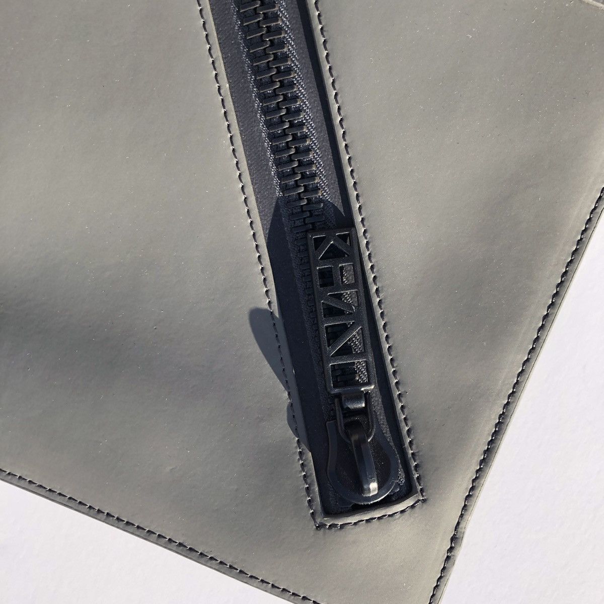 Kenzo Kenzo Kalifornia Zipper Clutch Matte Grey Black Hardware Size ONE SIZE - 4 Thumbnail