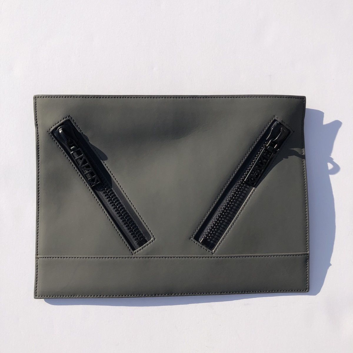 Kenzo Kenzo Kalifornia Zipper Clutch Matte Grey Black Hardware Size ONE SIZE - 2 Thumbnail
