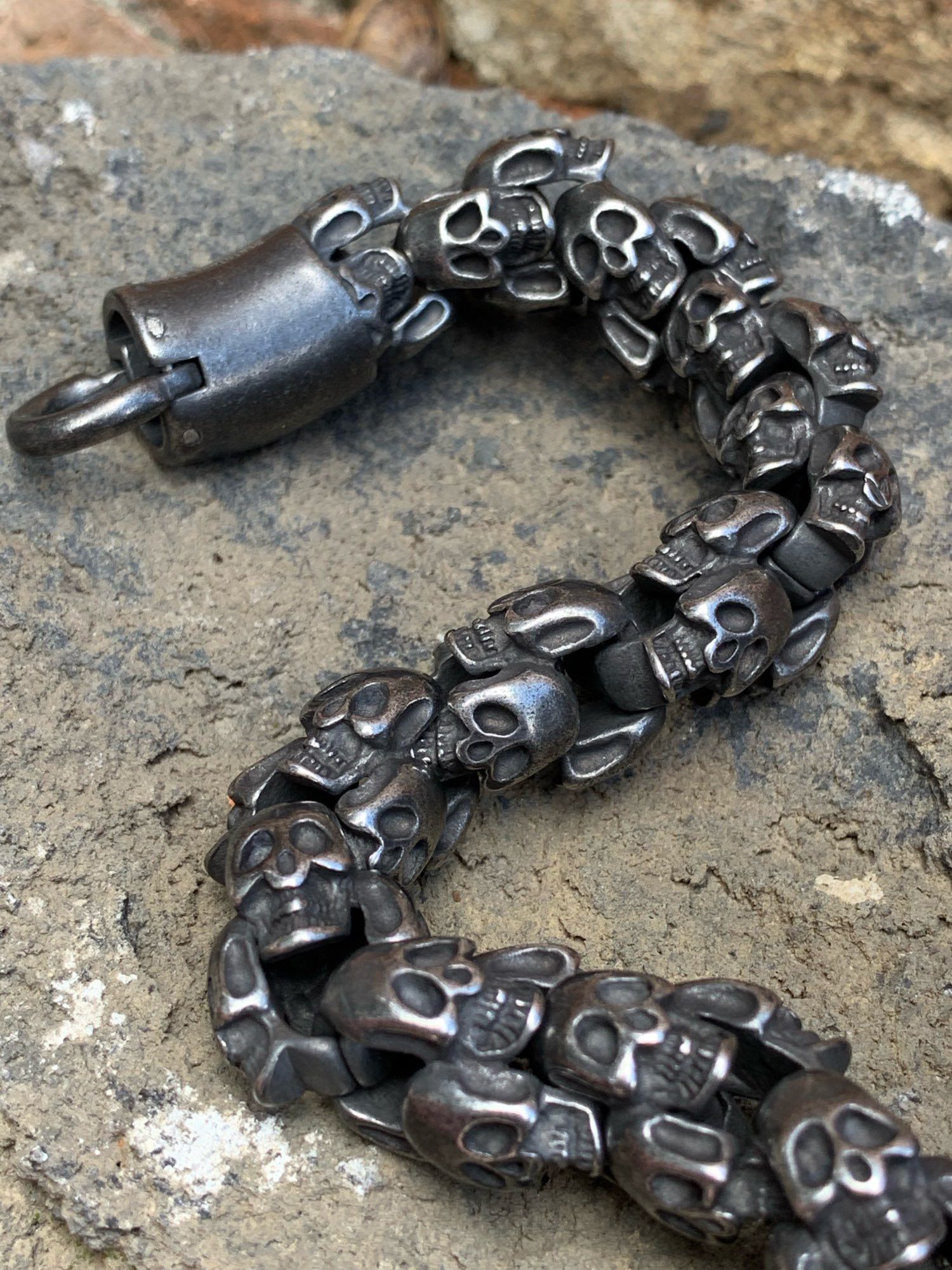 Jewelry Vintage Skull Bracelet Size ONE SIZE - 1 Thumbnail