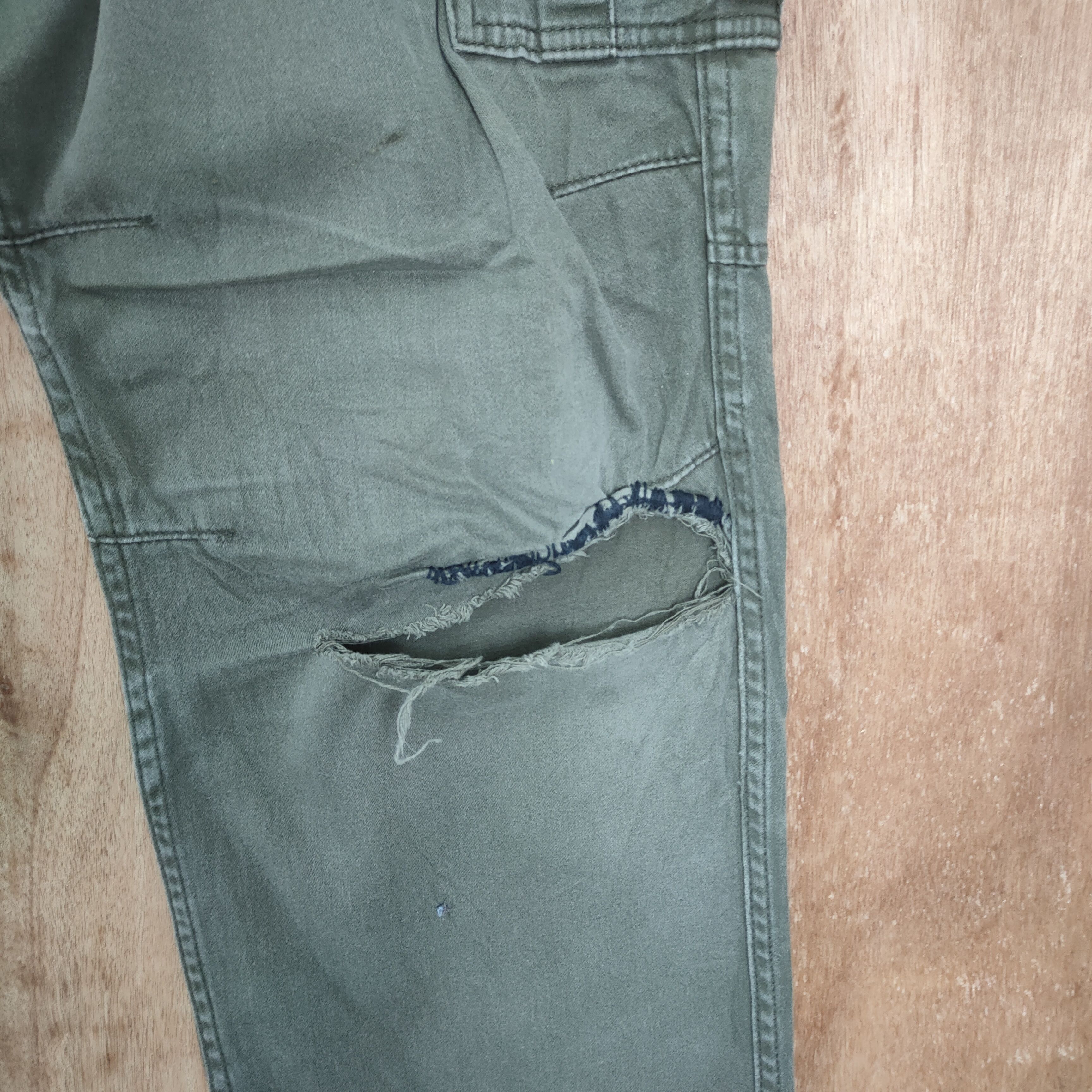 Japanese Brand × Vintage VINTAGE JAPANESE FADED DISTRESSED KNEE CARGO PANTS Size US 36 / EU 52 - 4 Thumbnail