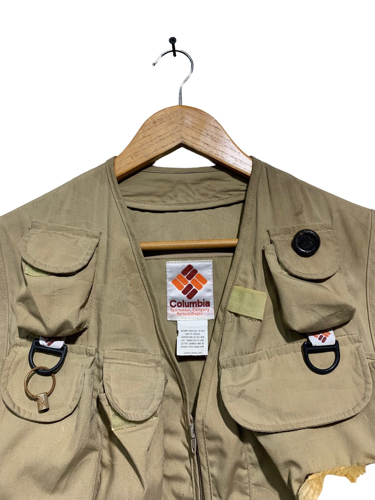 Columbia 🔥COLUMBIA WILD MAN CAMPING MULTIPOCKETS VEST Size US L / EU 52-54 / 3 - 5 Thumbnail